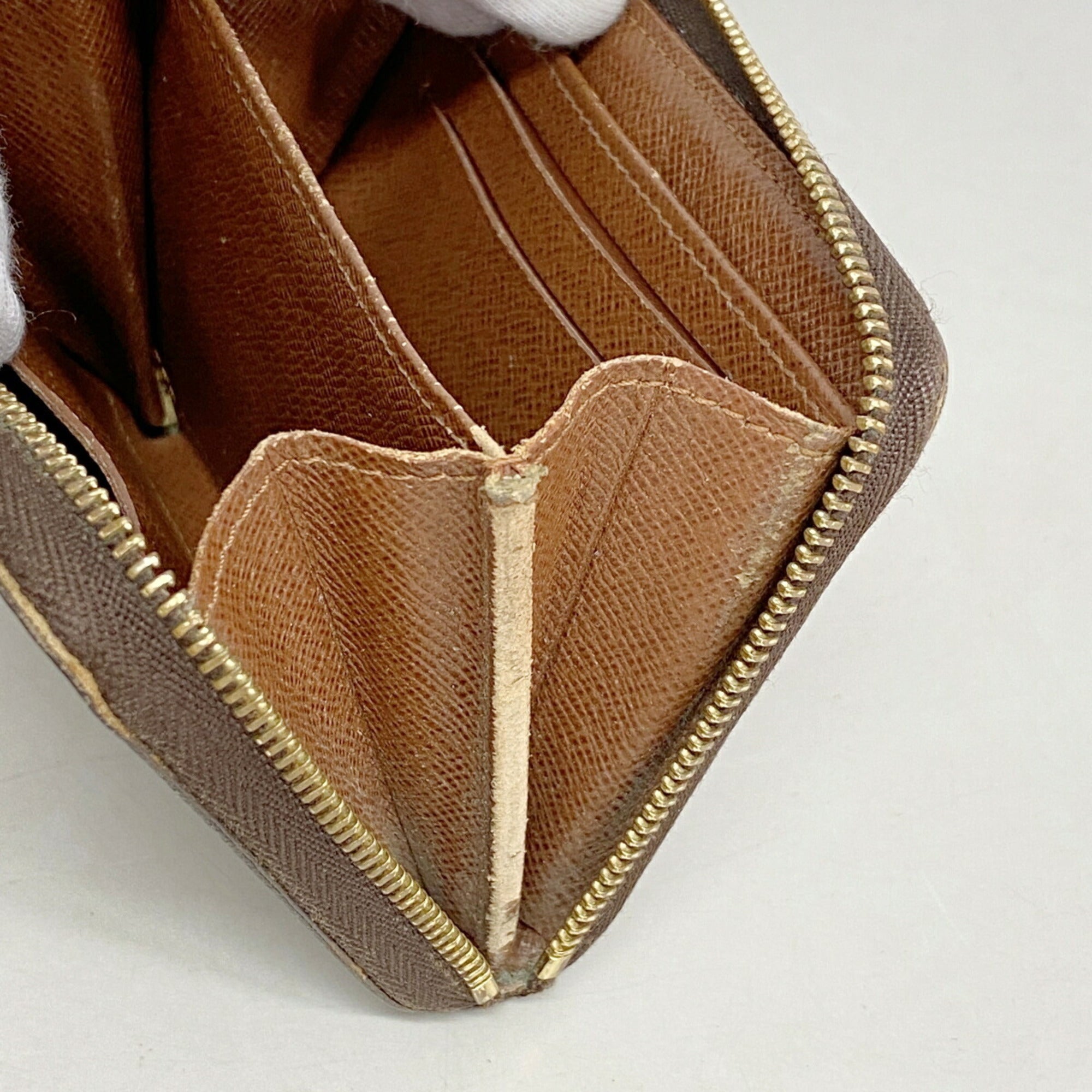 Louis Vuitton Brown Coin Purse/Coin Case (Pre-Owned)