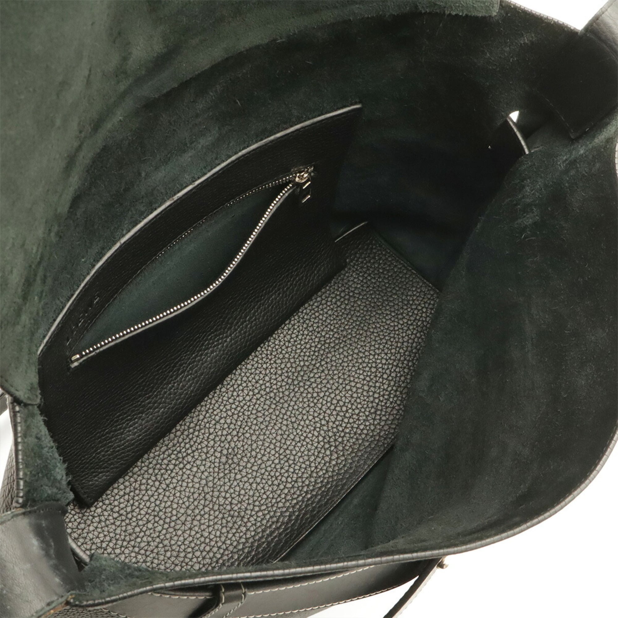 Loewe Black Leather Shoulder Bag (Pre-Owned)