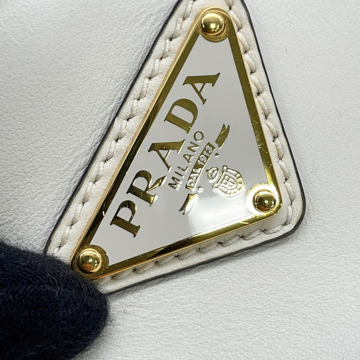 Prada White Leather Handbag Shoulder Bag (Pre-Owned)