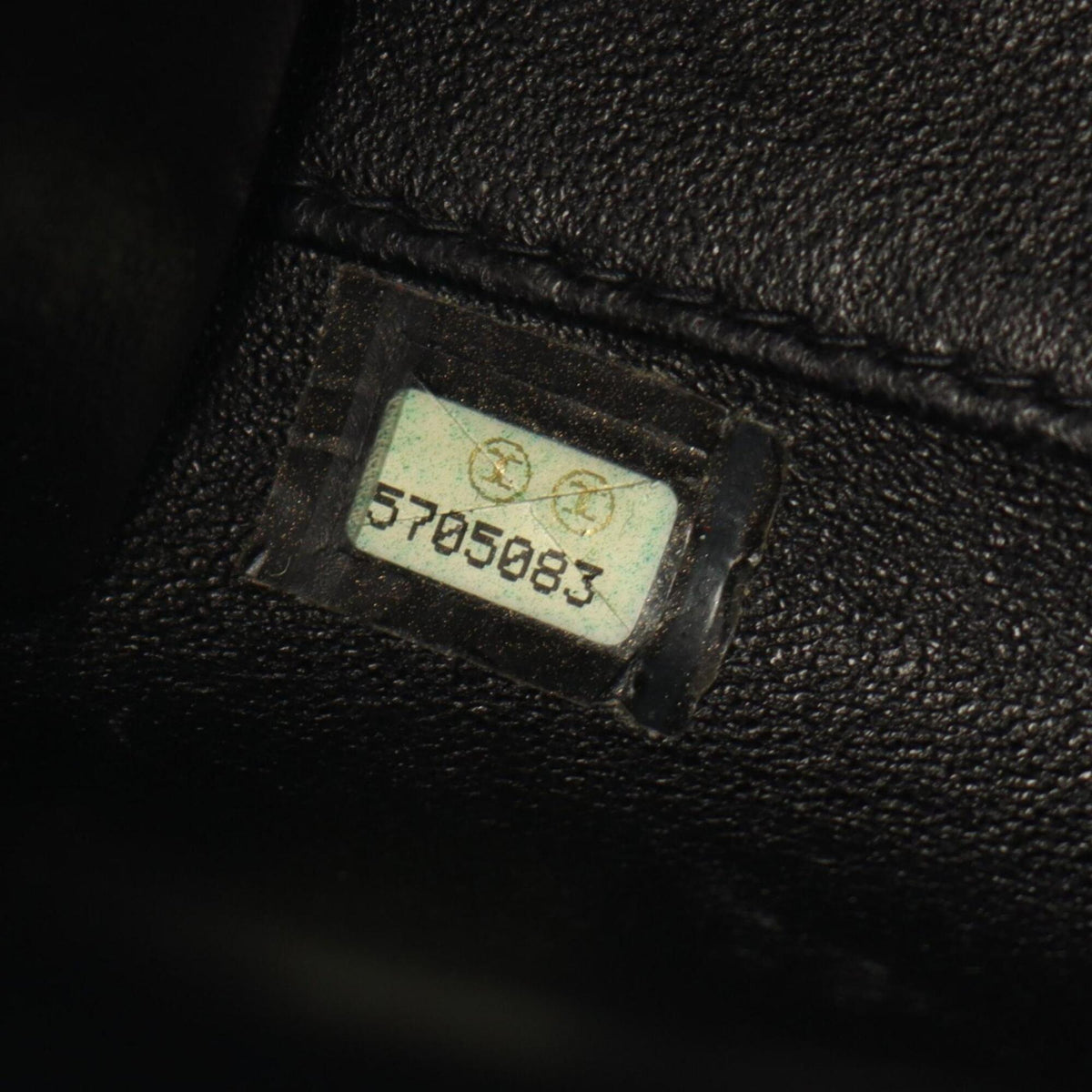 Chanel Black Leather Handbag (Pre-Owned)
