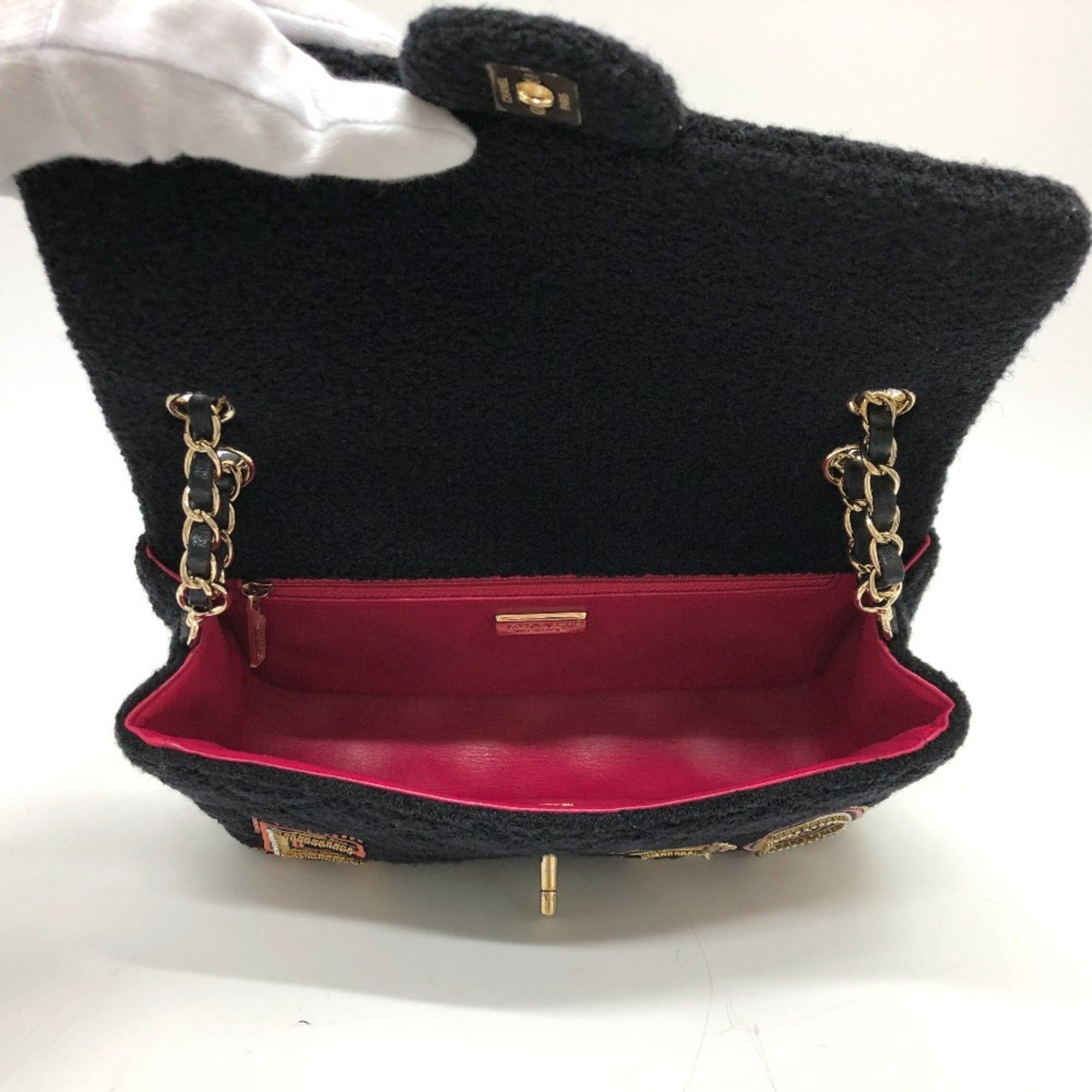 Chanel Black Canvas Shoulder Bag (Pre-Owned)