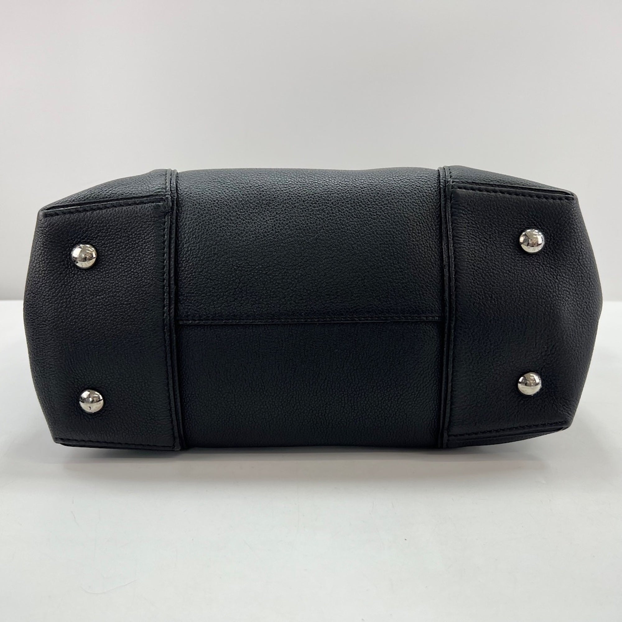 Louis Vuitton Black Handbag (Pre-Owned)