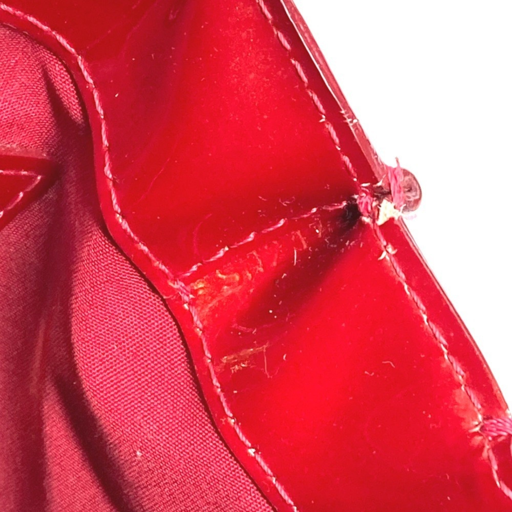 Louis Vuitton Pomme D'amour Red Color Monogram Vernis Canvas Handbag Tote Bag (Pre-Owned)