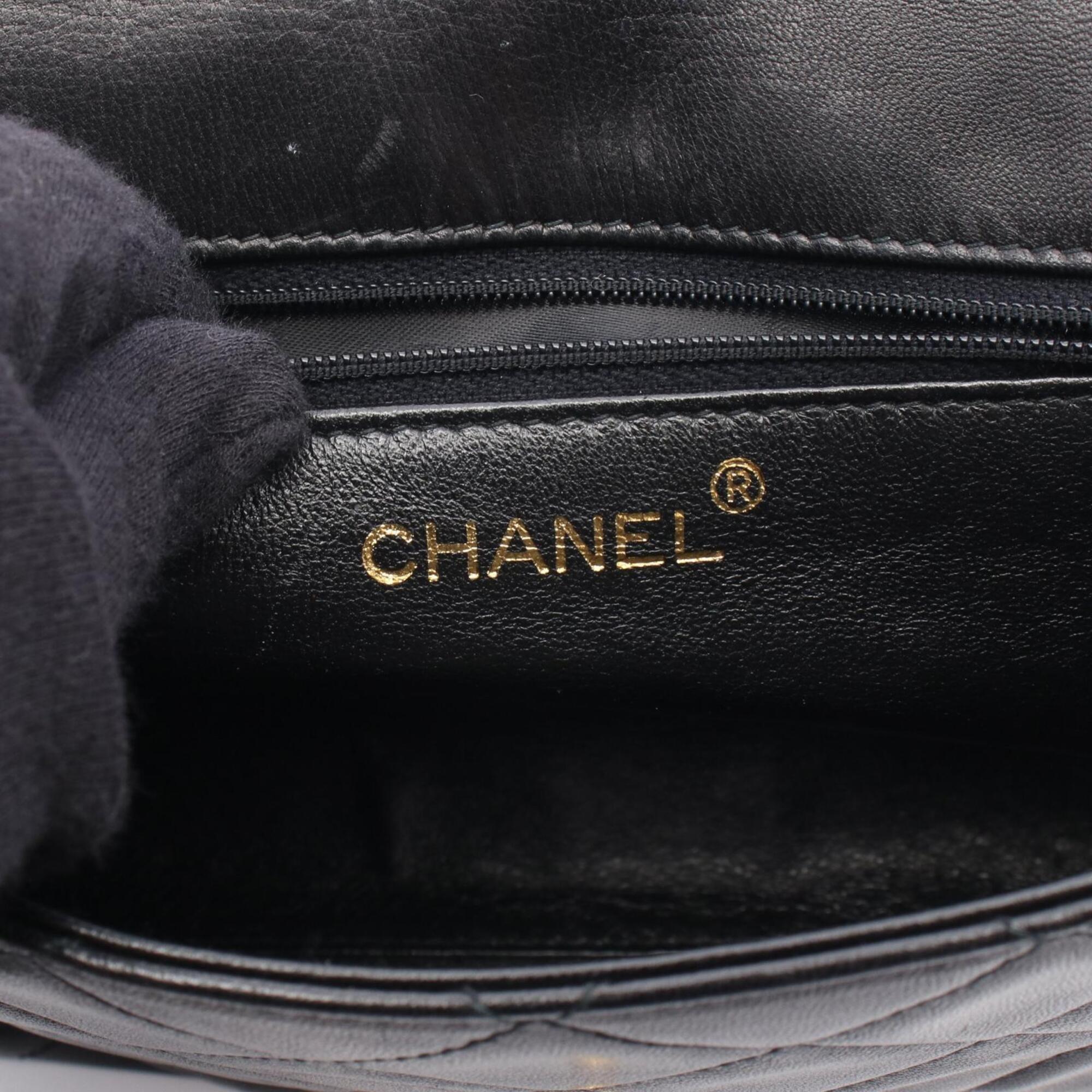Chanel Black Leather Handbag Shoulder Bag (Pre-Owned)
