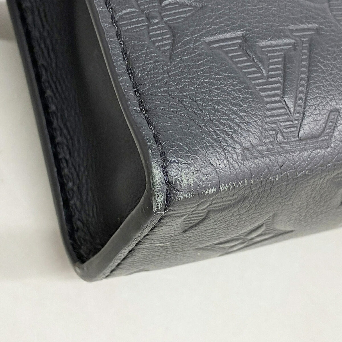 Louis Vuitton Black Shoulder Bag (Pre-Owned)