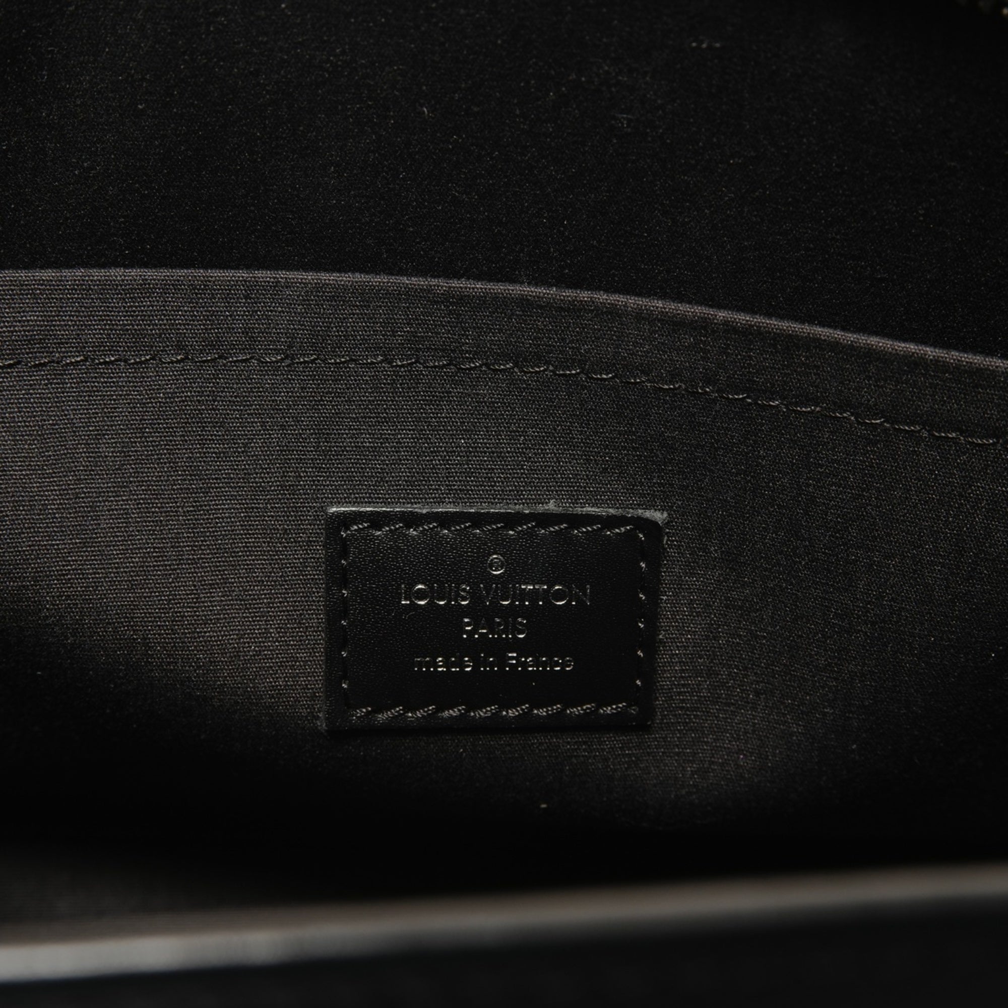 Louis Vuitton Black Shoulder Bag (Pre-Owned)