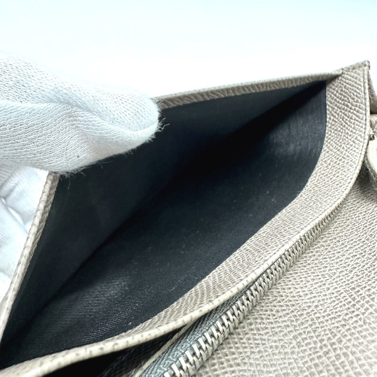 Bvlgari Gray Leather Long Wallet (Bi-Fold) (Pre-Owned)