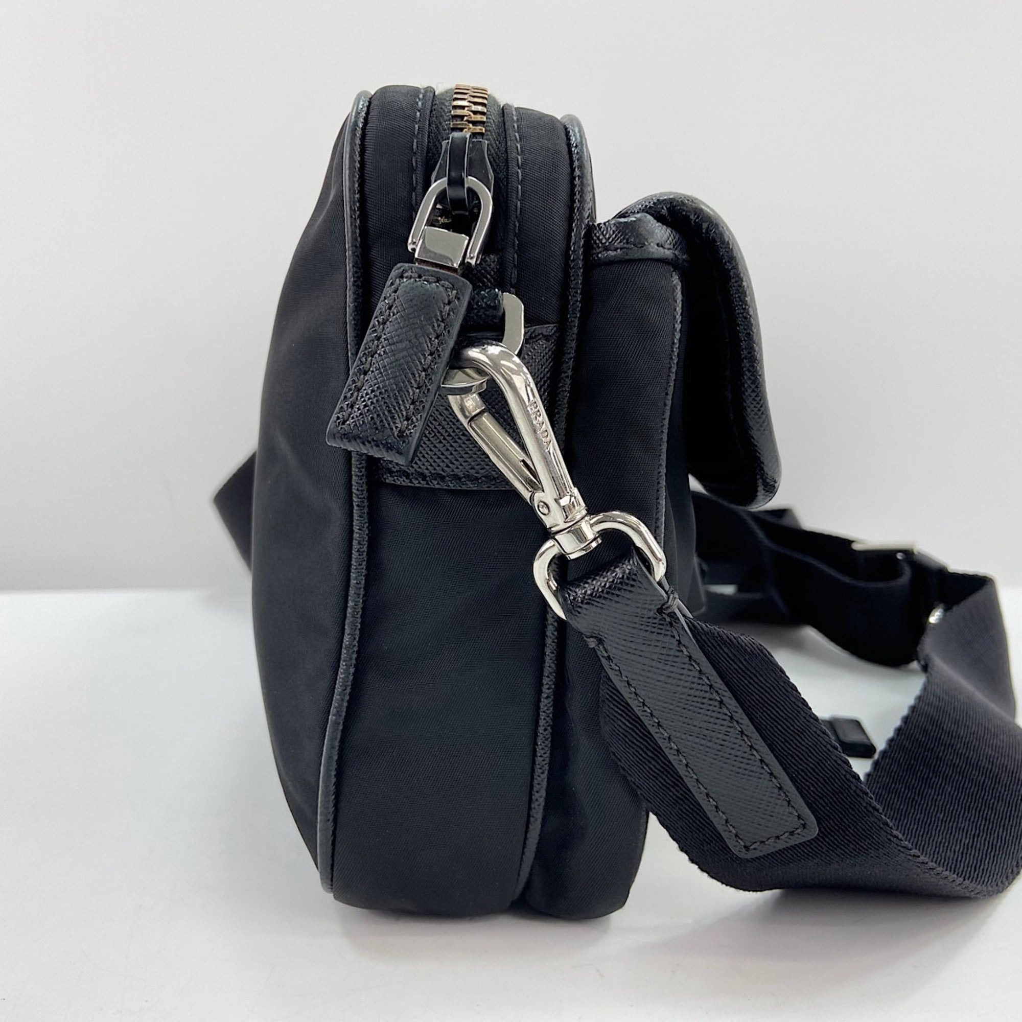 Prada Black Nylon Shoulder Bag (Pre-Owned)