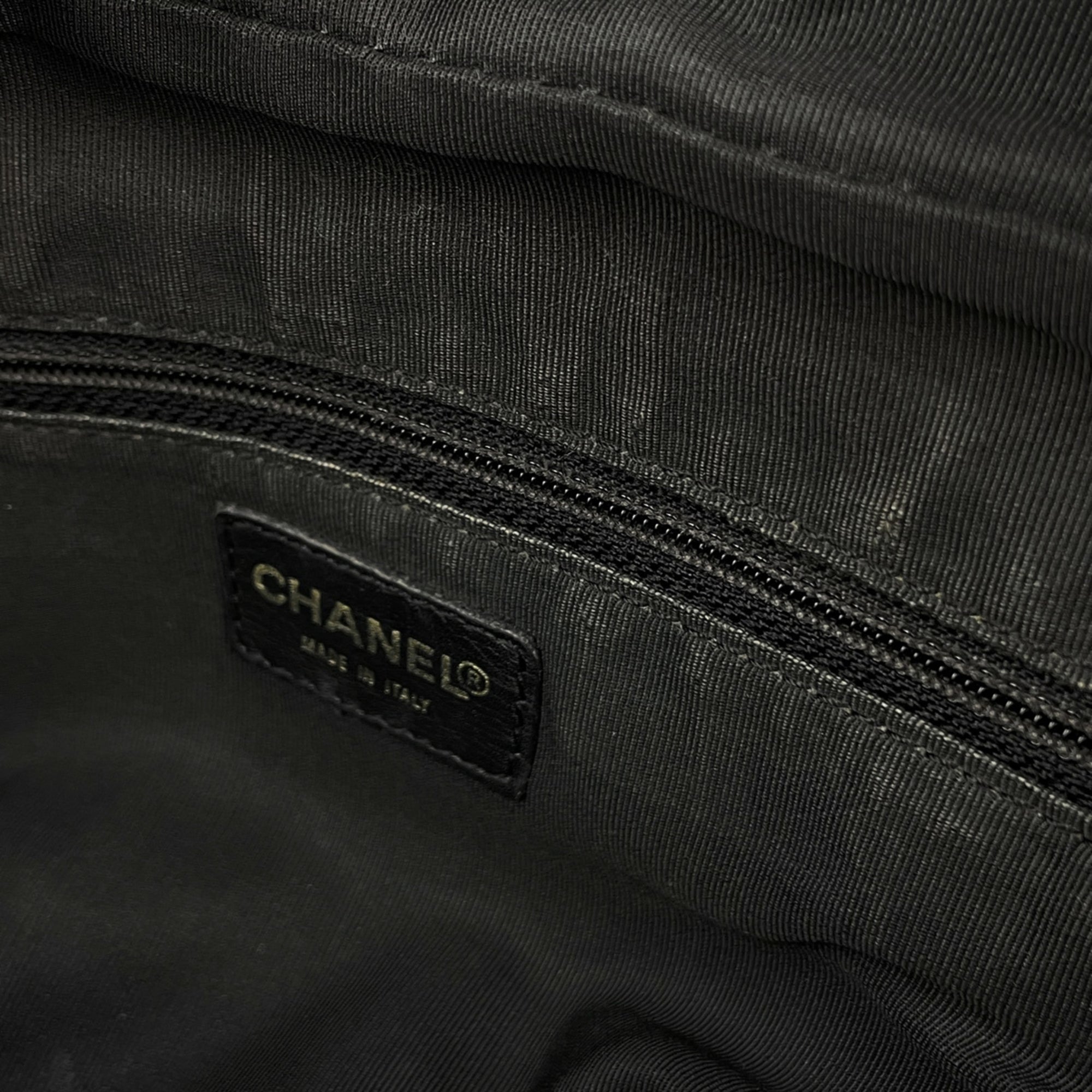 Chanel Black Grained Calfskin Tote Bag (Pre-Owned)