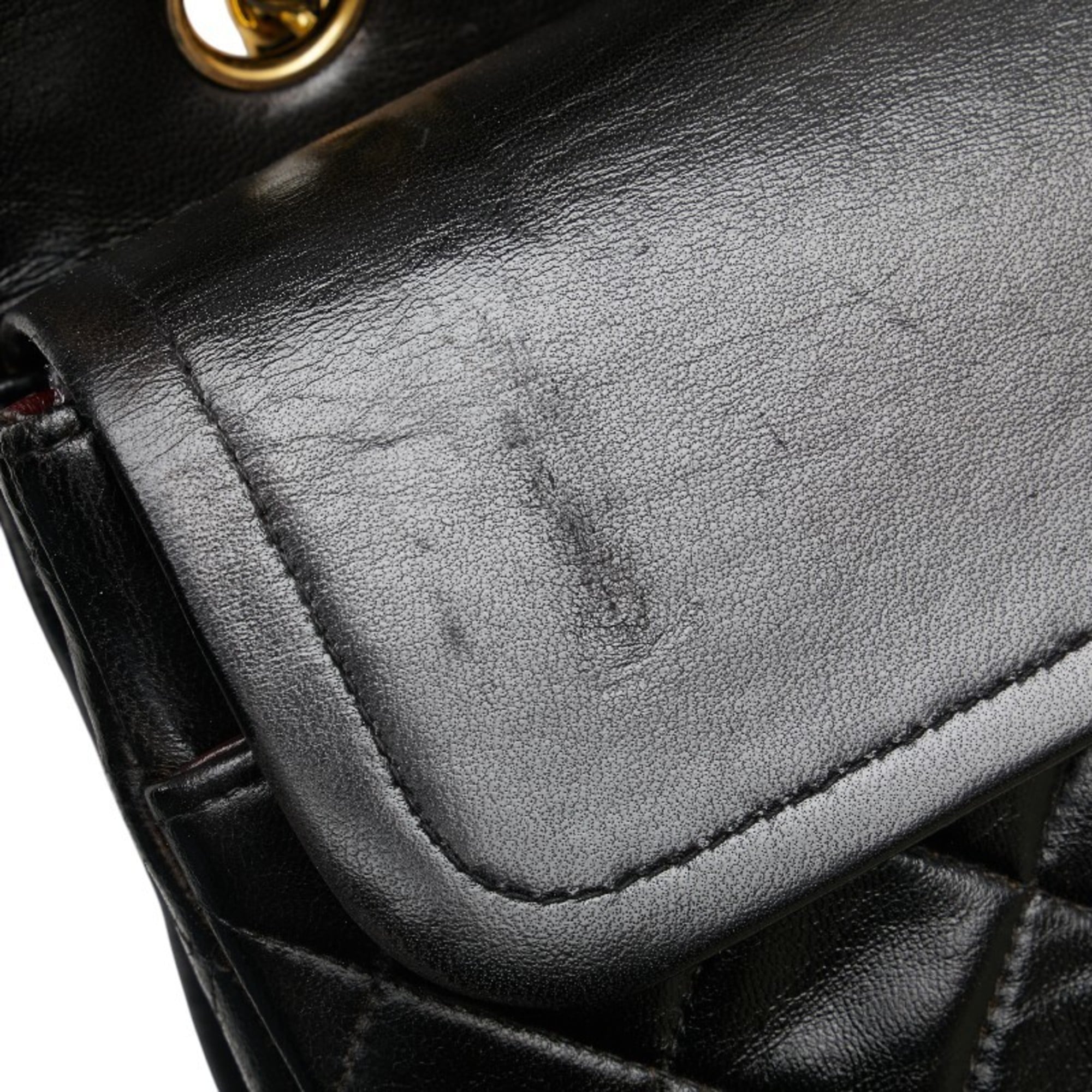 Chanel Black Leather Shoulder Bag (Pre-Owned)