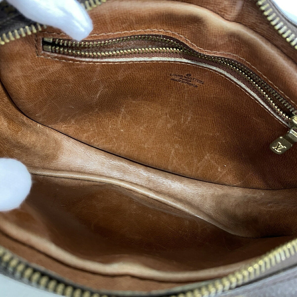 Louis Vuitton Brown Shoulder Bag (Pre-Owned)