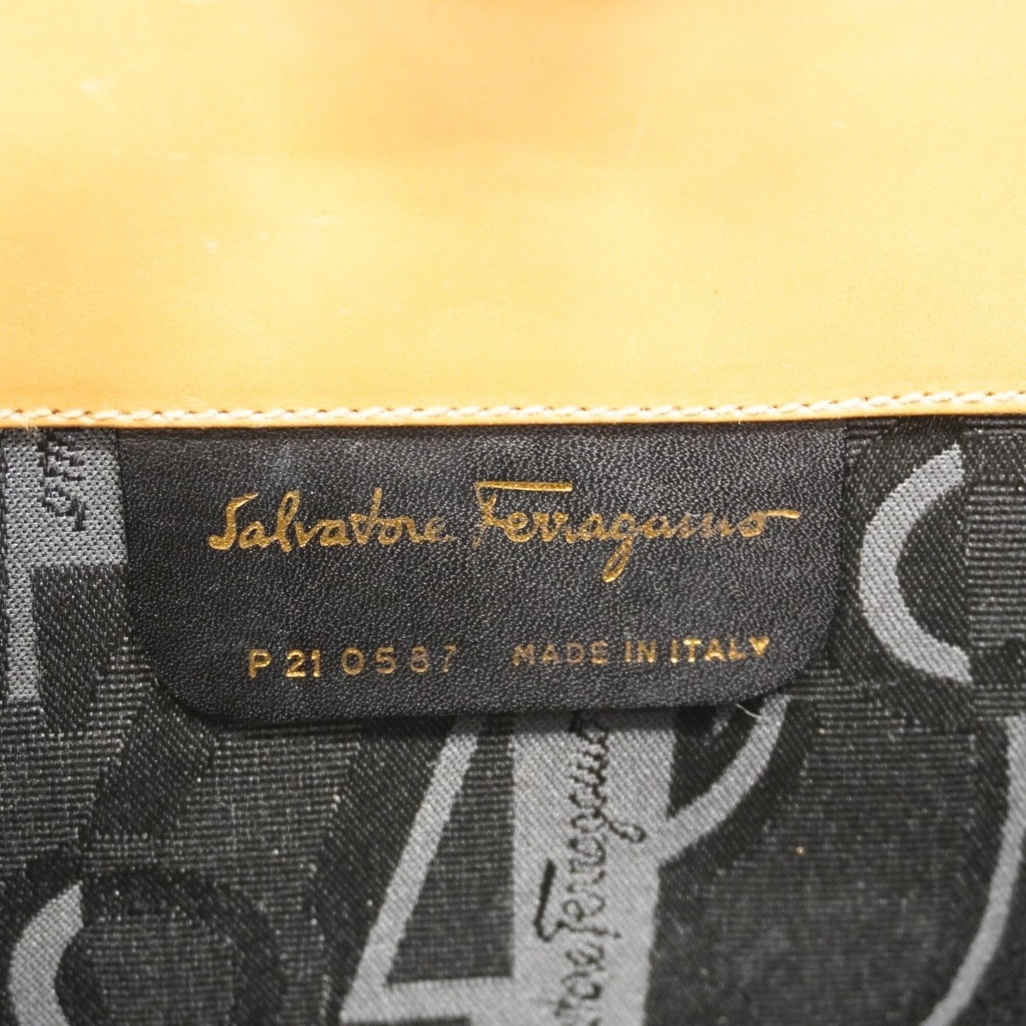 Salvatore Ferragamo Brown Leather Shoulder Bag (Pre-Owned)