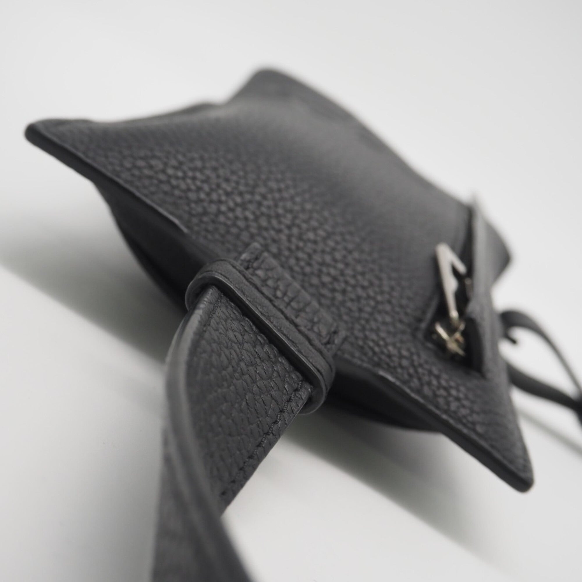 Loewe Black Leather Shoulder Bag Sling Bag (Pre-Owned)