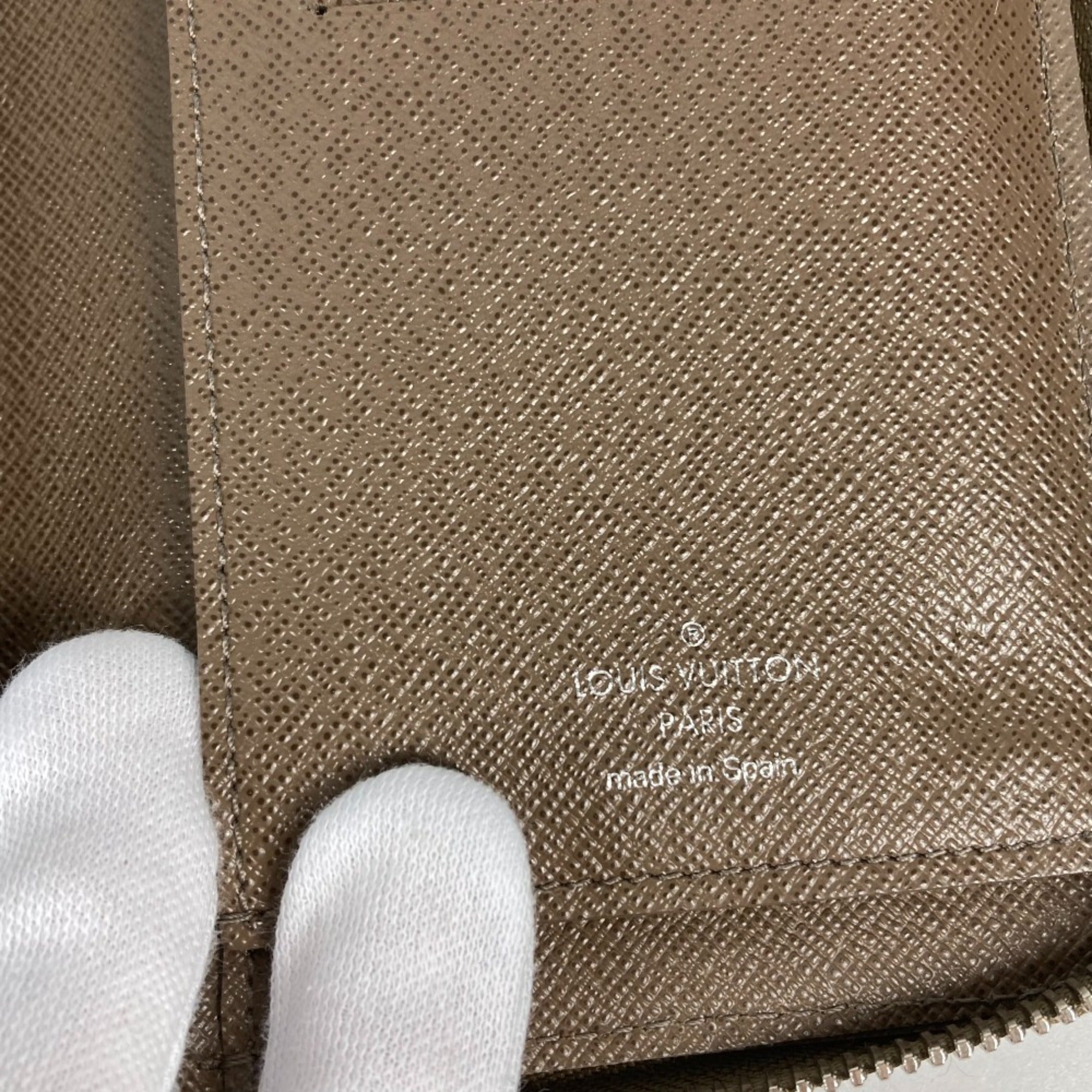 Louis Vuitton Epi Brown Taupe Epi Leather Long Wallet (Bi-Fold) (Pre-Owned)