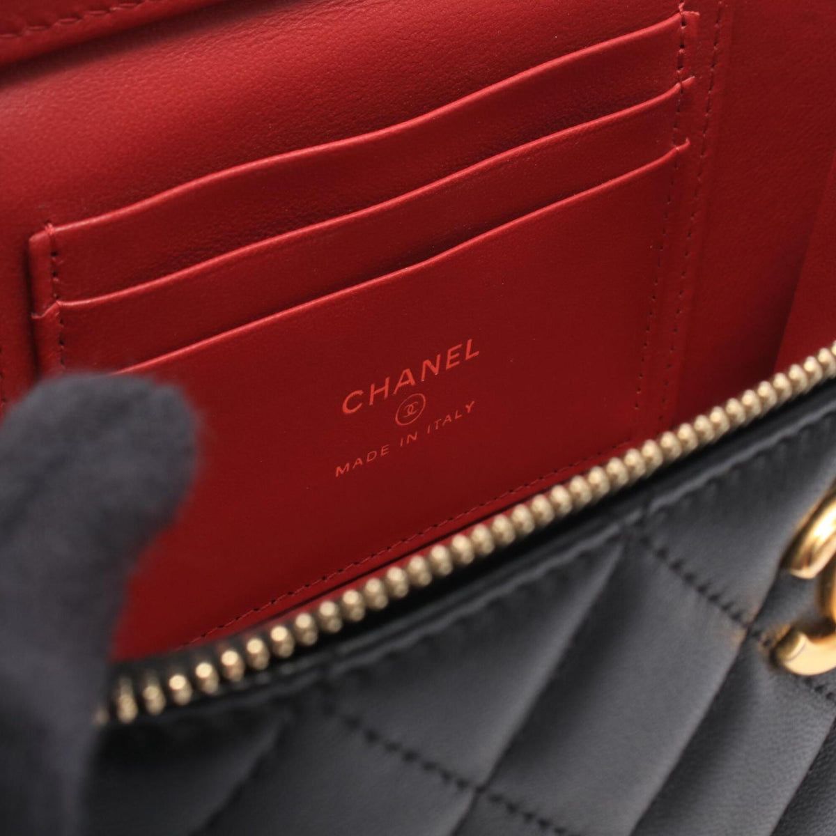 Chanel Black Leather Handbag Shoulder Bag (Pre-Owned)