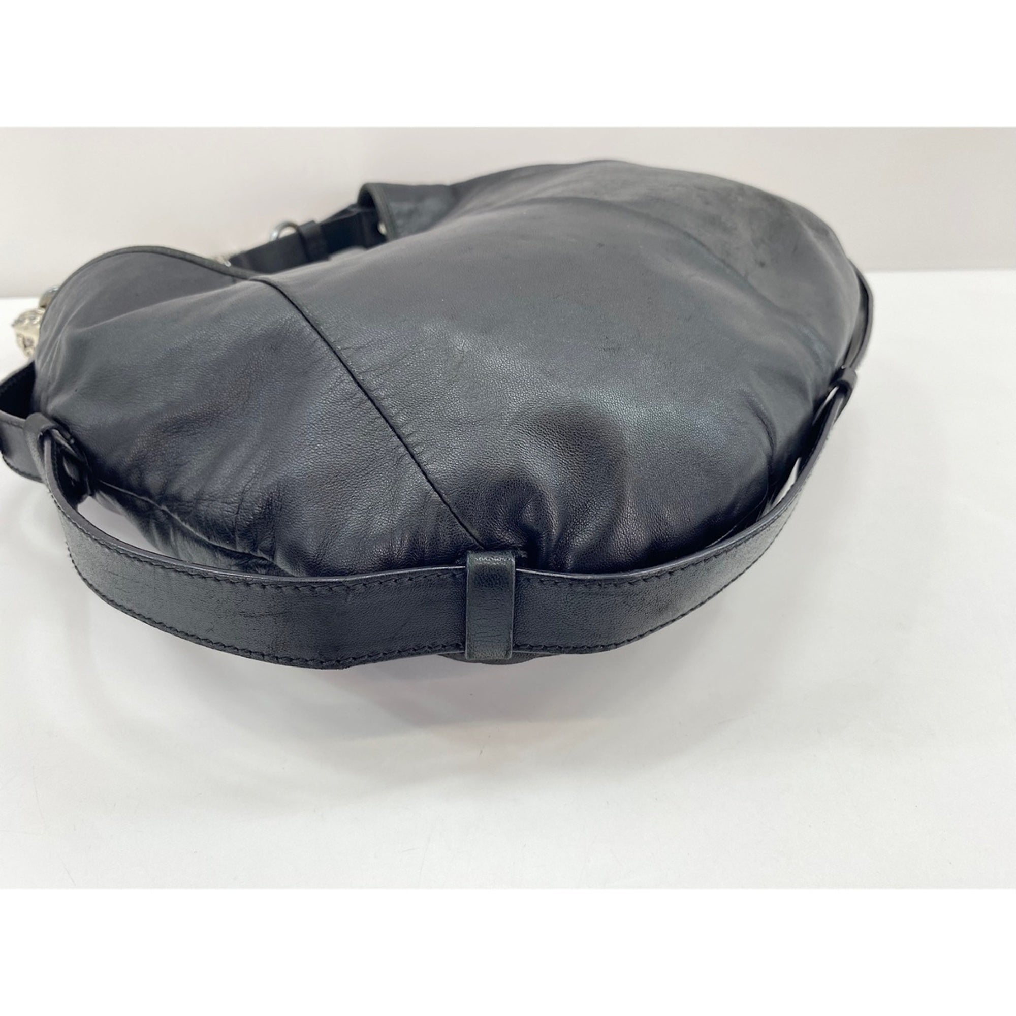 Yves Saint Laurent Black Shoulder Bag (Pre-Owned)