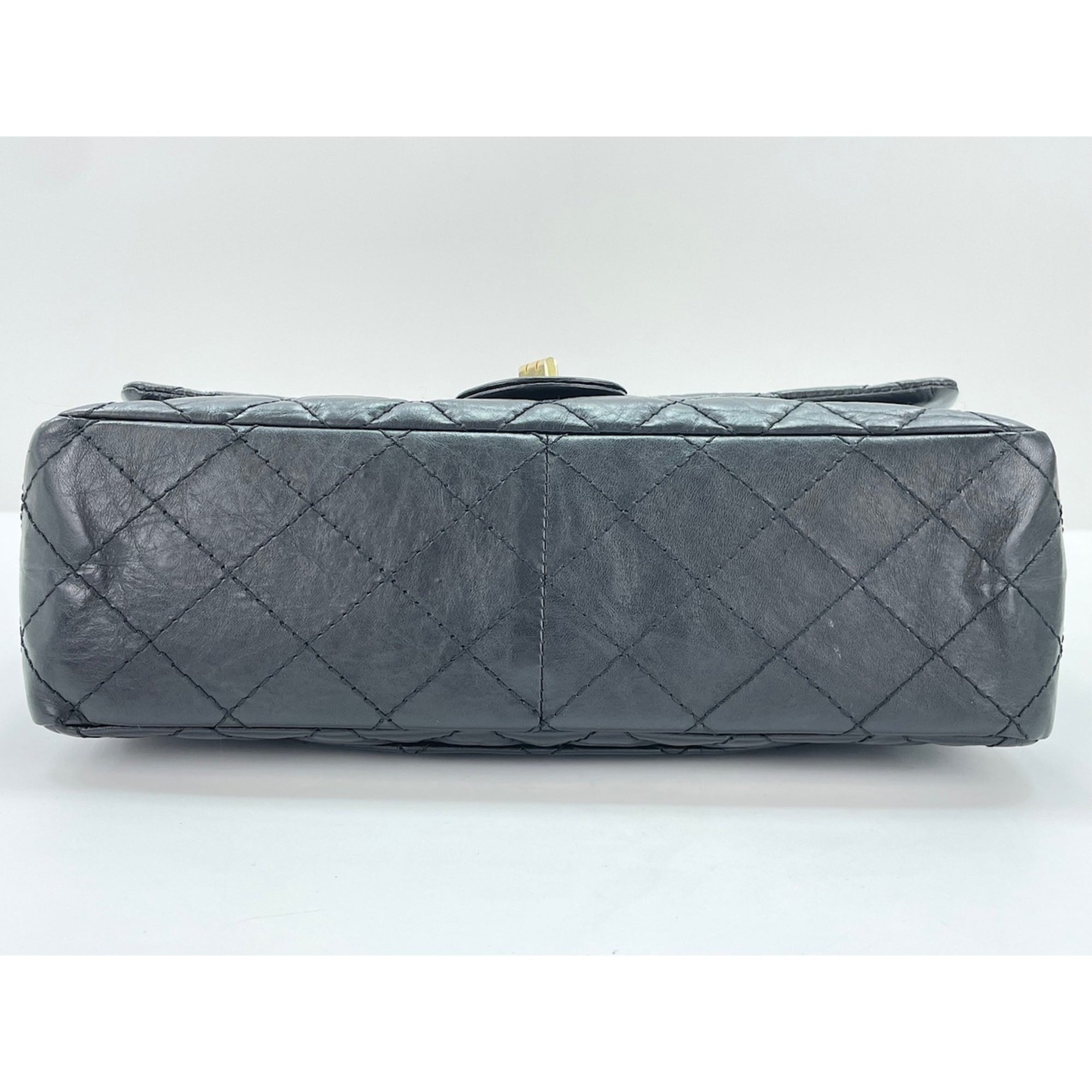 Chanel Black Shoulder Bag (Pre-Owned)