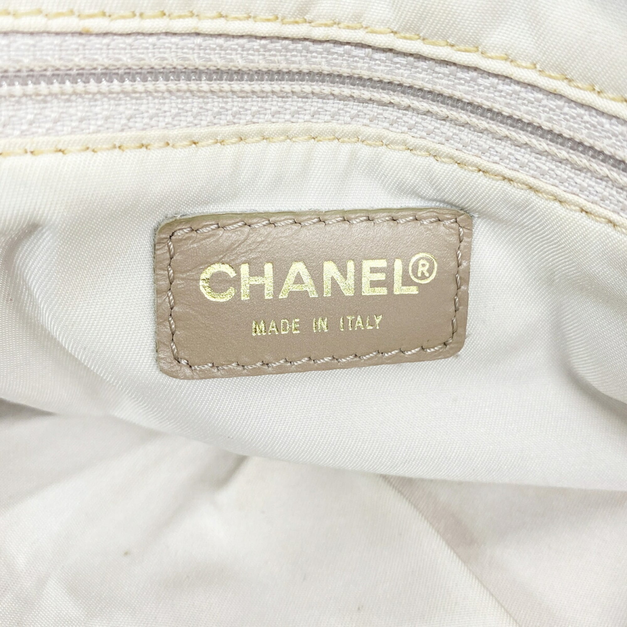 Chanel Beige Nylon Handbag (Pre-Owned)