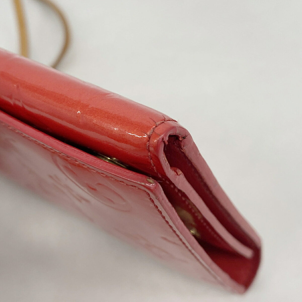 Louis Vuitton Rouge Shoulder Bag (Pre-Owned)