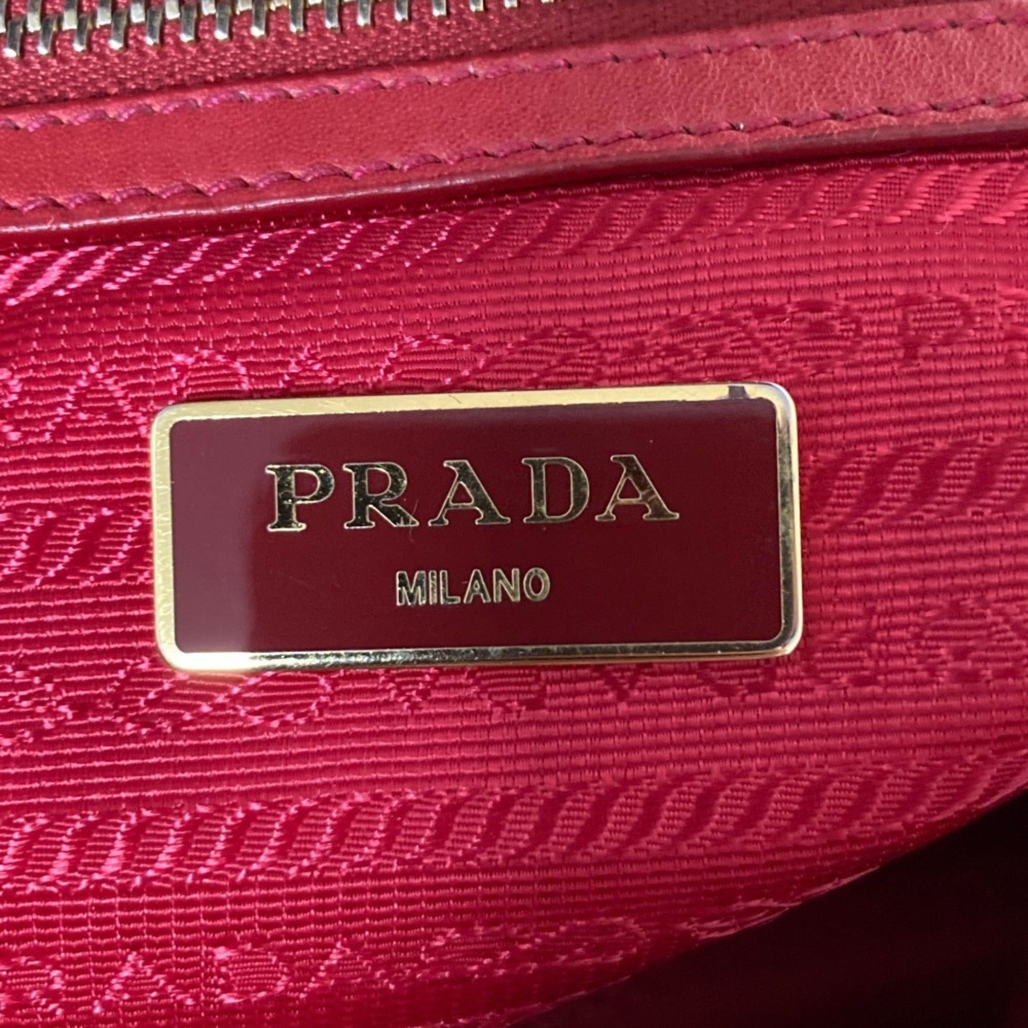 Prada Red Color Handbag Shoulder Bag (Pre-Owned)