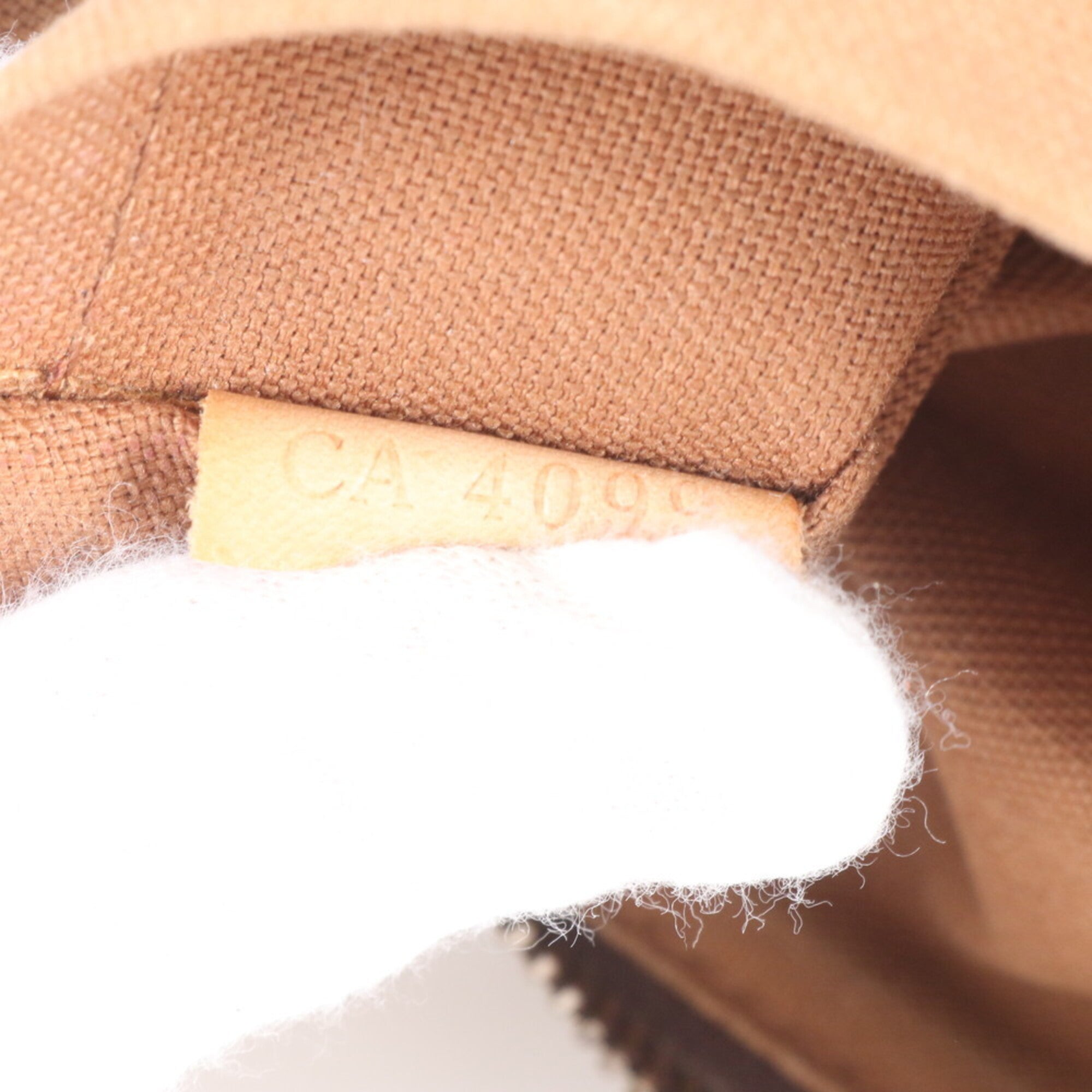 Louis Vuitton Brown Coated Canvas Leather Shoulder Bag (Pre-Owned)