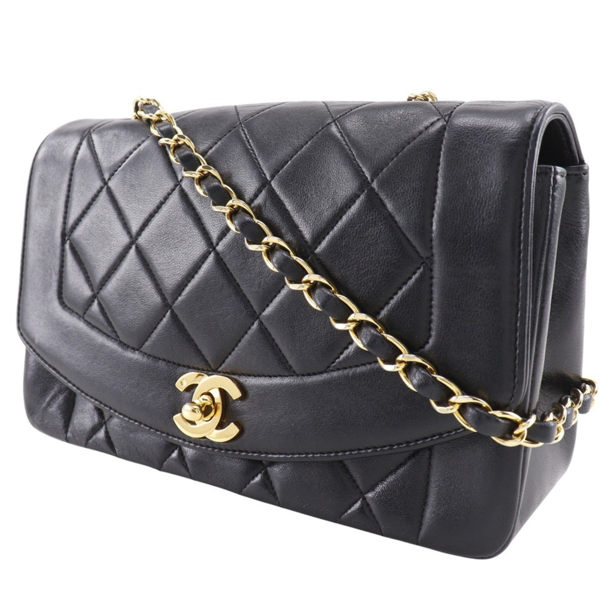 Chanel Matelasse Black Leather Shoulder Bag (Pre-Owned)