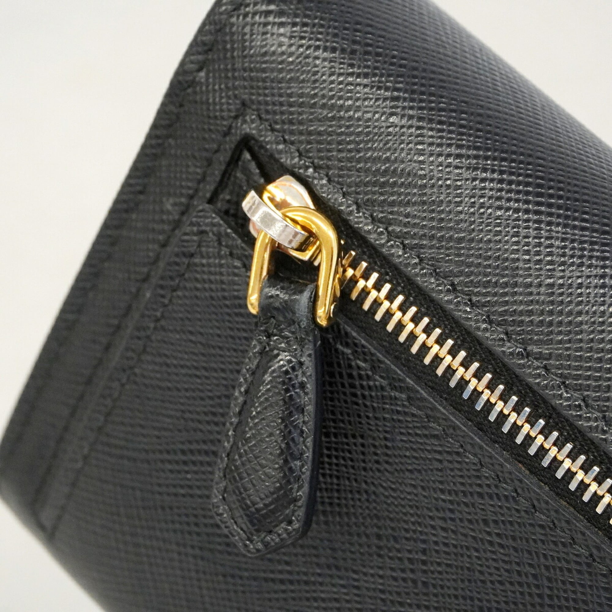 Prada Black Leather Long Wallet (Bi-Fold) (Pre-Owned)