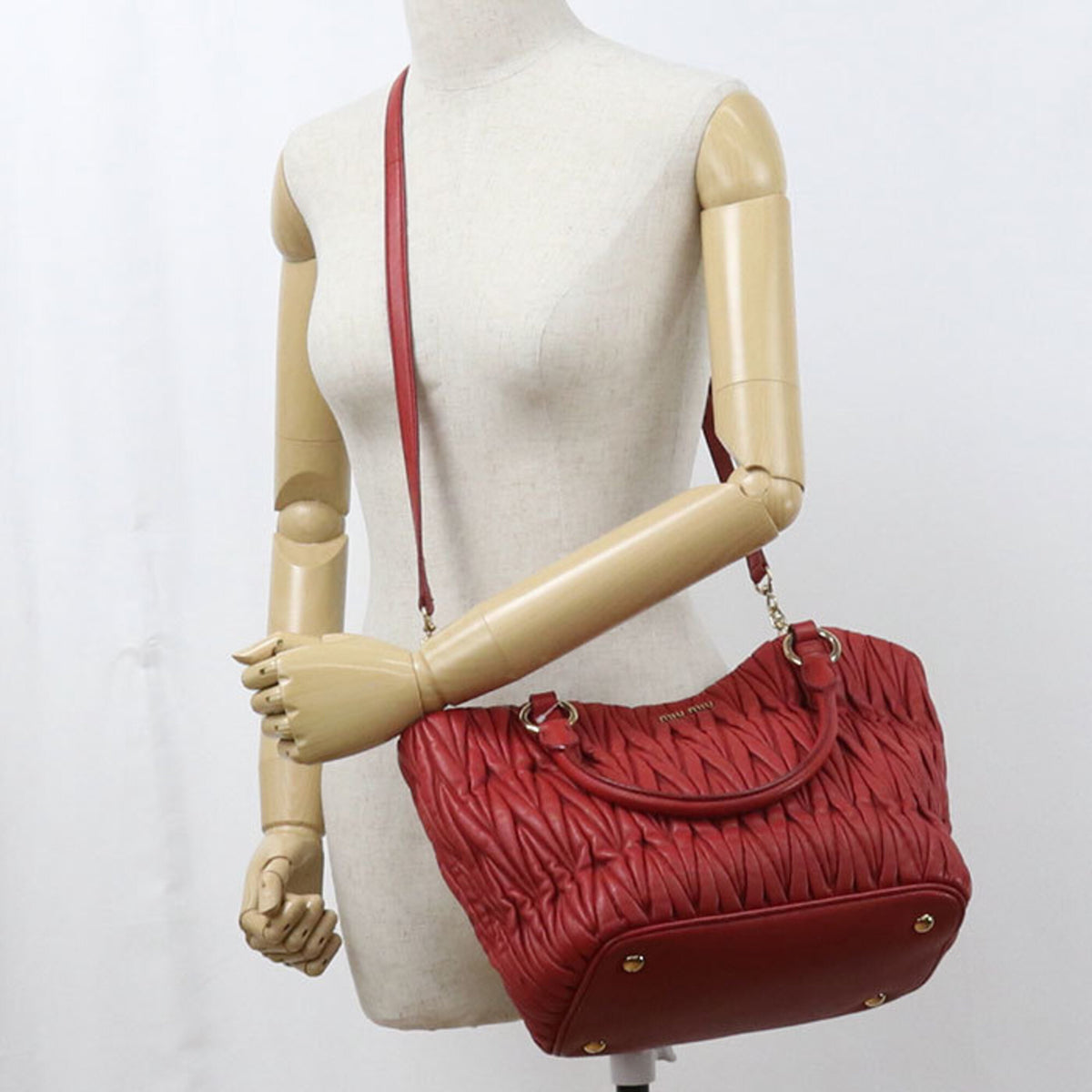 Miu Miu Red Color Leather Handbag (Pre-Owned)