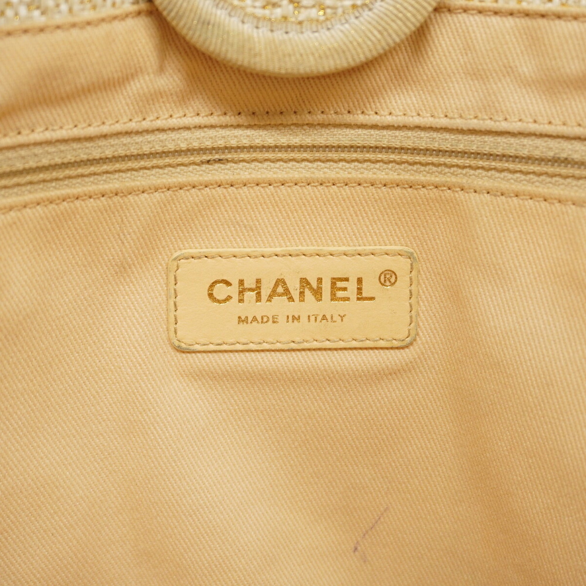 Chanel Ivory Tweed Tote Bag (Pre-Owned)