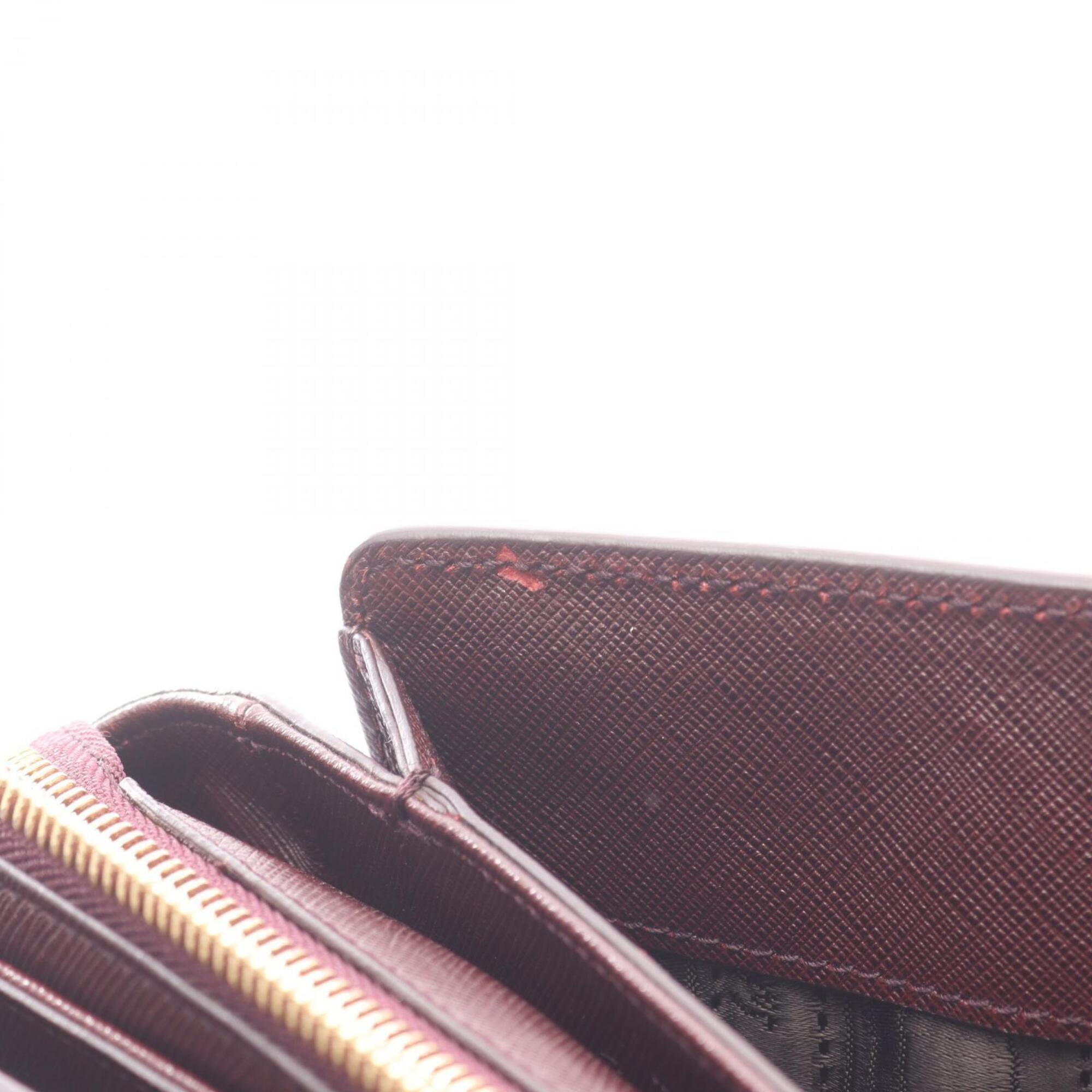 Salvatore Ferragamo Bordeaux Leather Handbag (Pre-Owned)