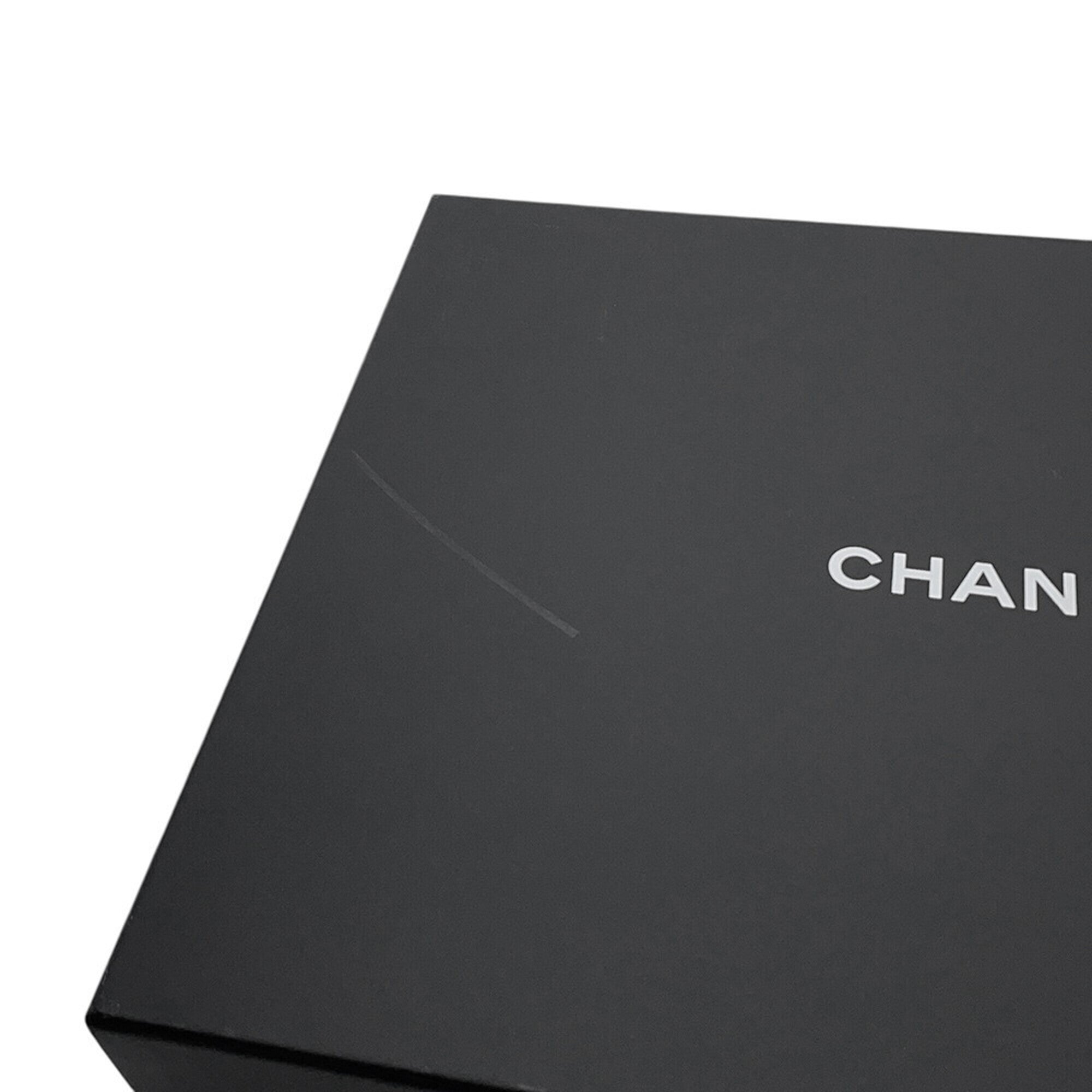 Chanel Black Leather Shoulder Bag (Pre-Owned)