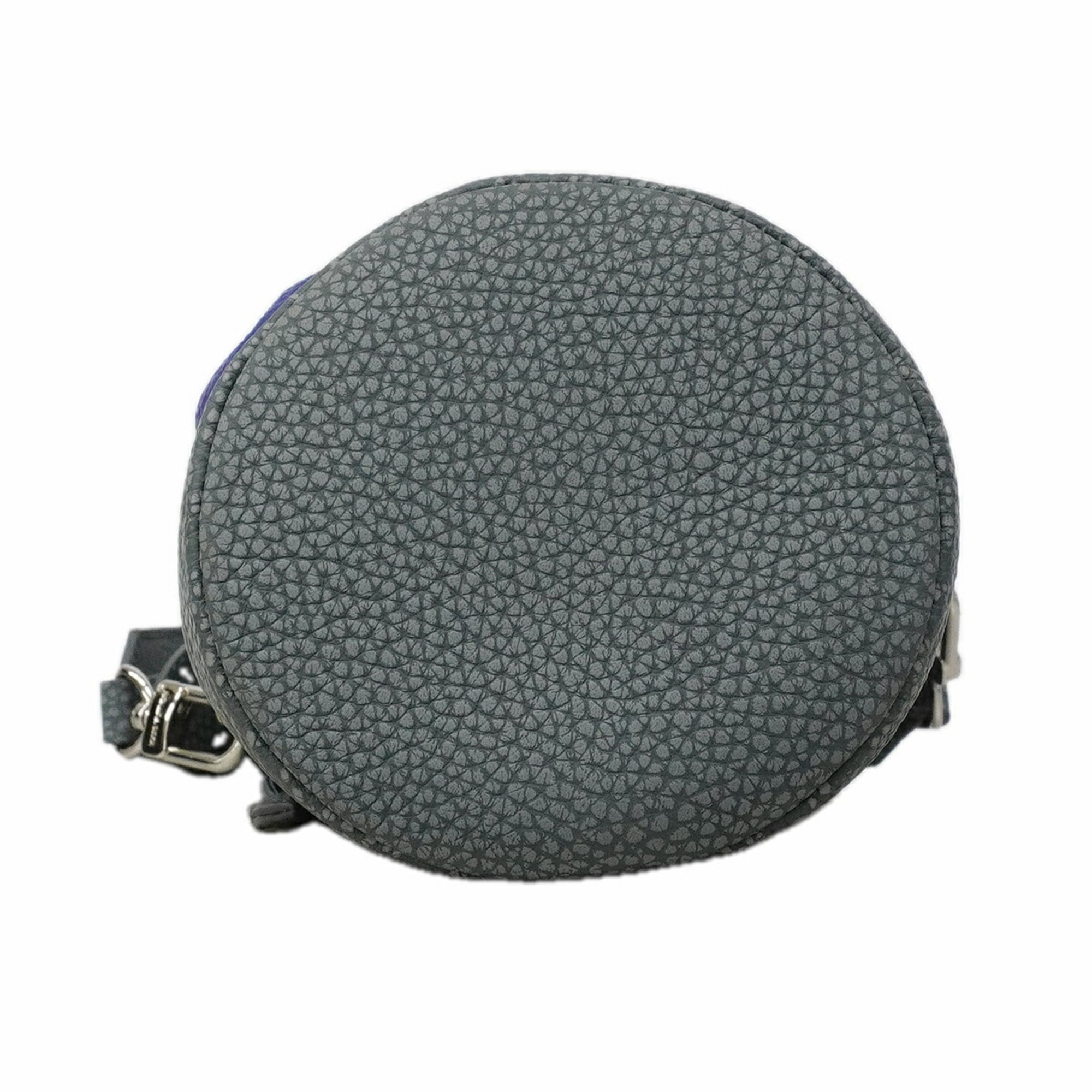 Louis Vuitton Gray Shoulder Bag (Pre-Owned)