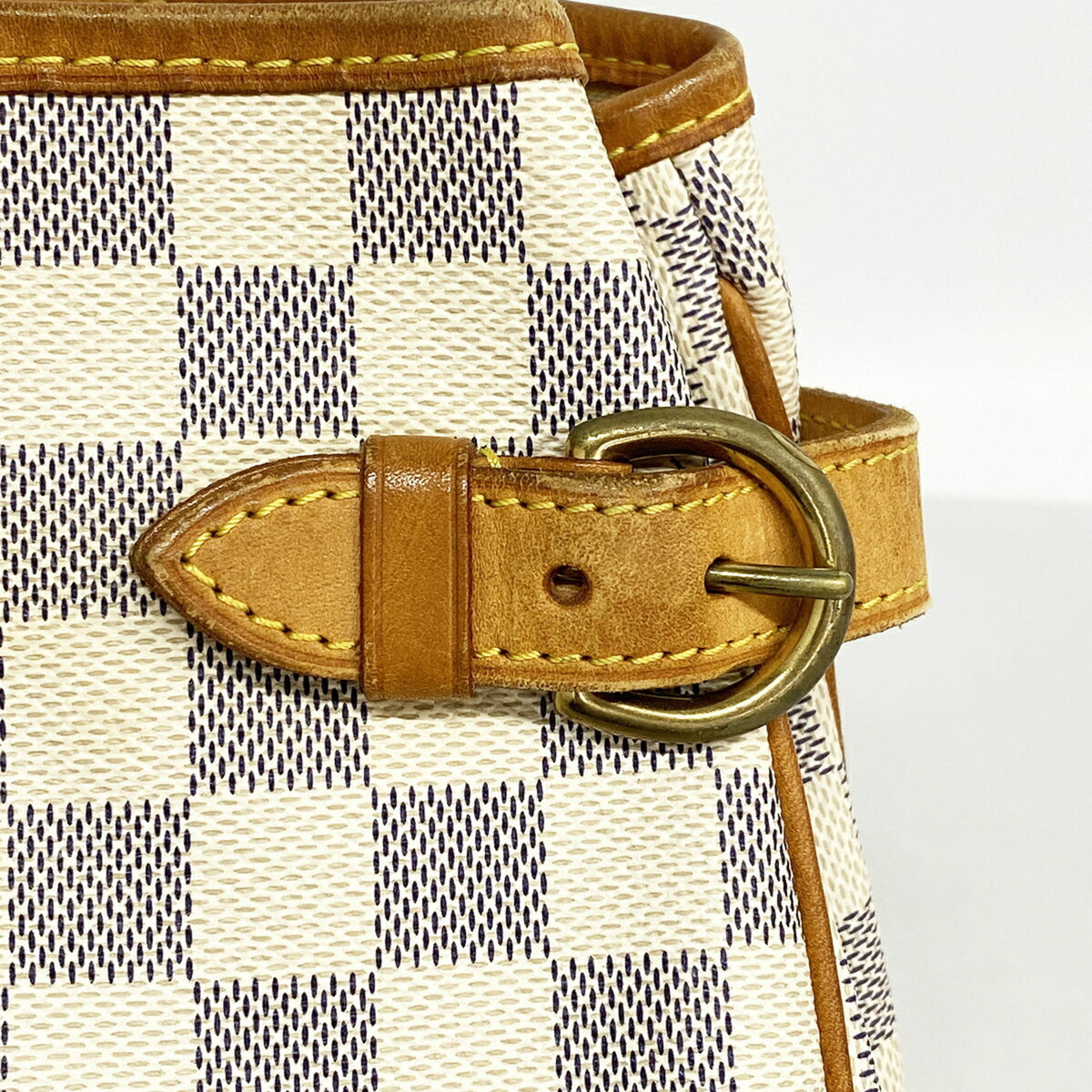 Louis Vuitton White Tote Bag (Pre-Owned)