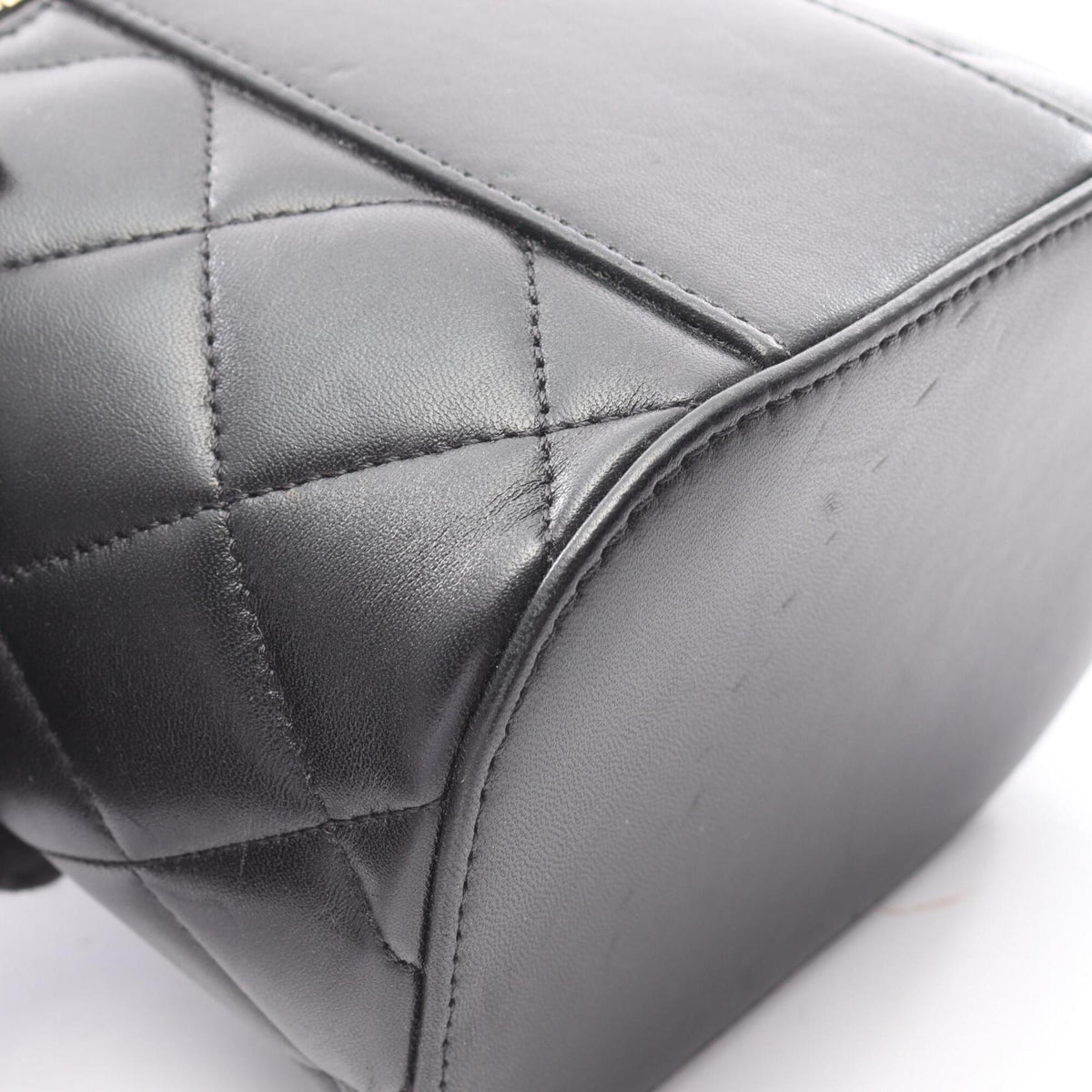 Chanel Black Leather Handbag Shoulder Bag (Pre-Owned)