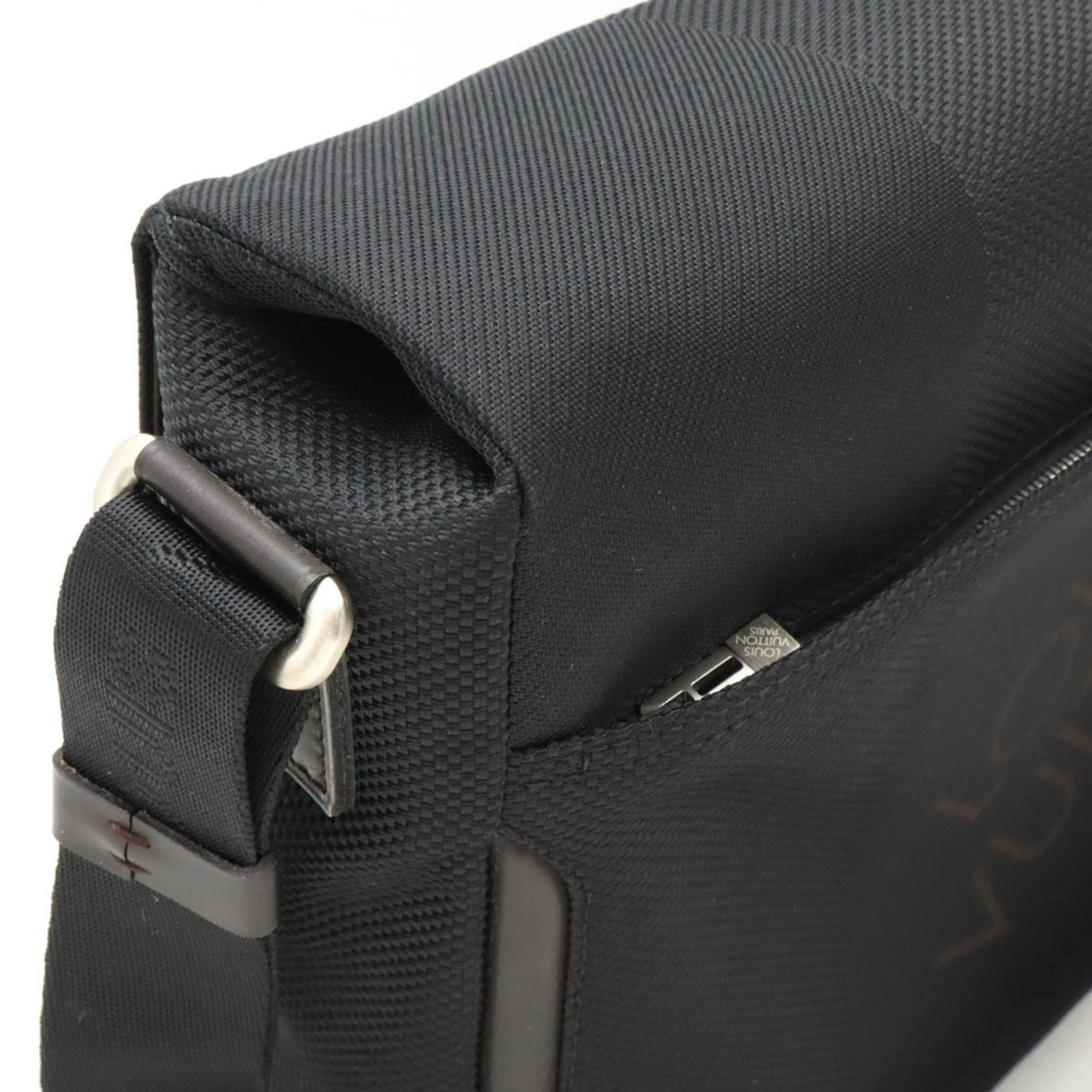 Louis Vuitton Black Noir Damier Geant Shoulder Bag (Pre-Owned)