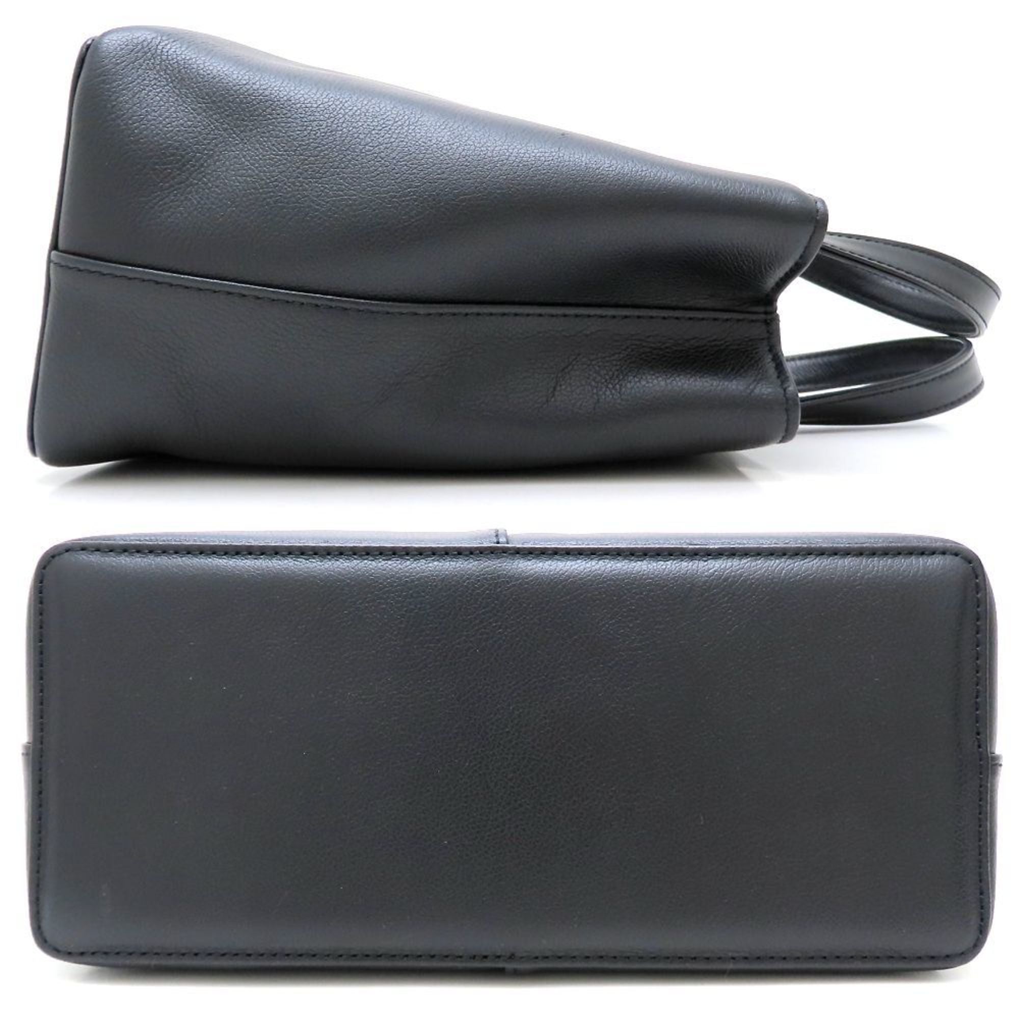 Burberry Black Leather Handbag (Pre-Owned)