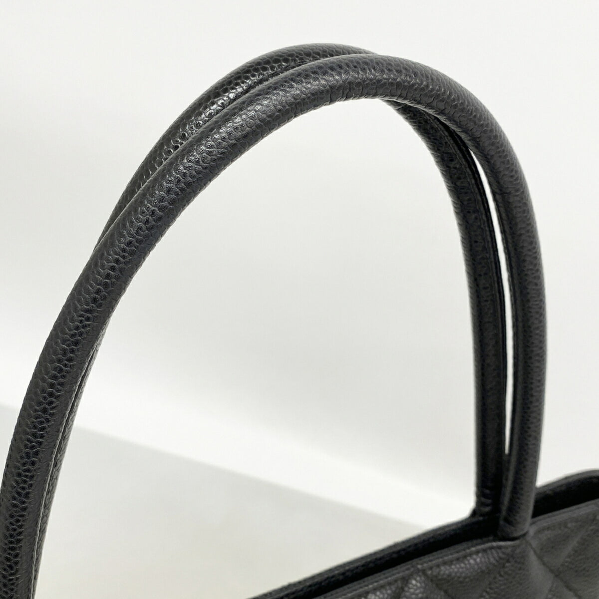 Chanel Black Grained Calfskin Tote Bag (Pre-Owned)