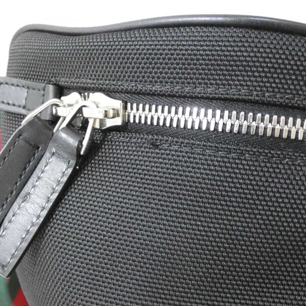 Gucci Black Shoulder Bag (Pre-Owned)