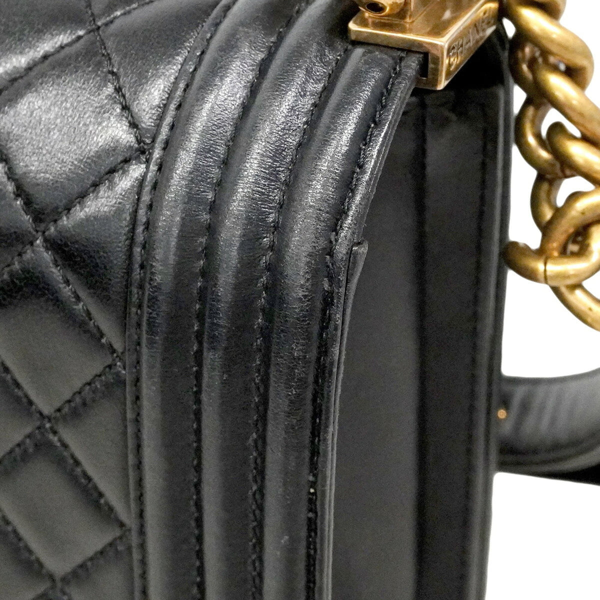 Chanel Black Leather Shoulder Bag (Pre-Owned)