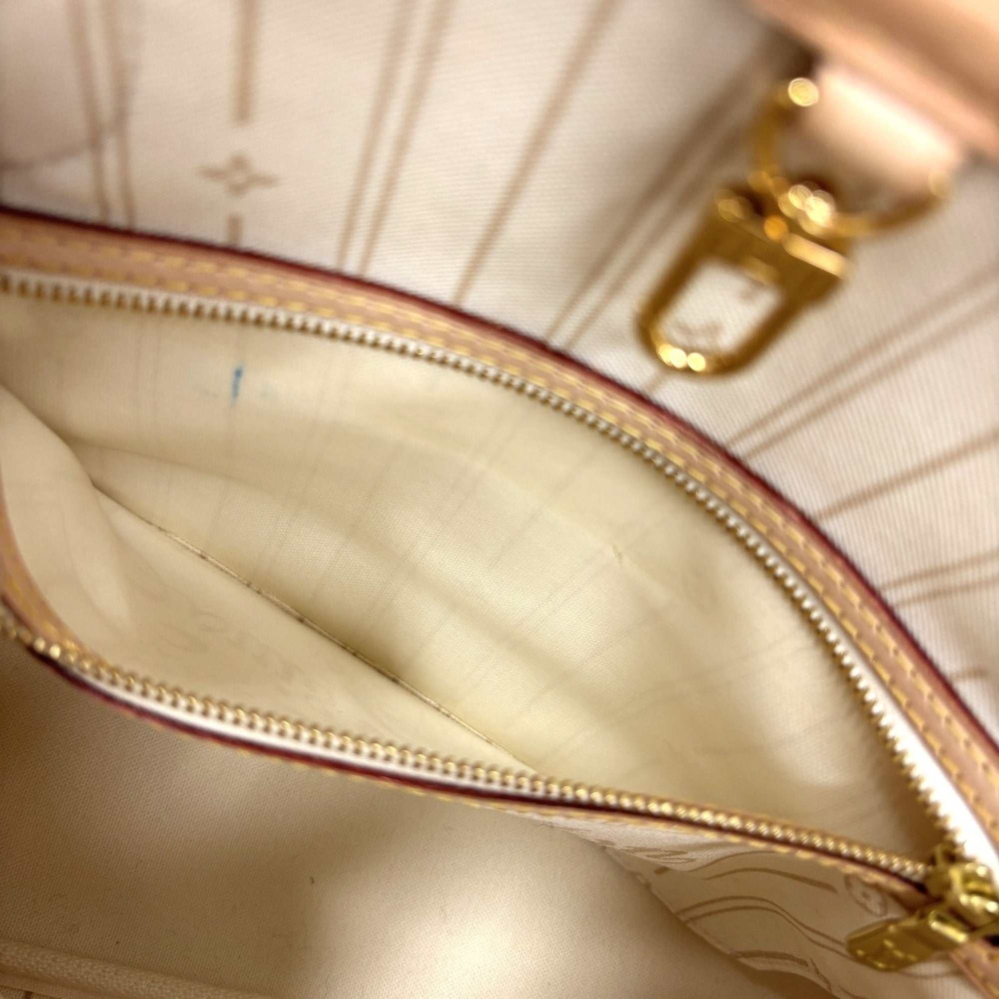 Louis Vuitton Navy White Damier Azur Tote Bag (Pre-Owned)