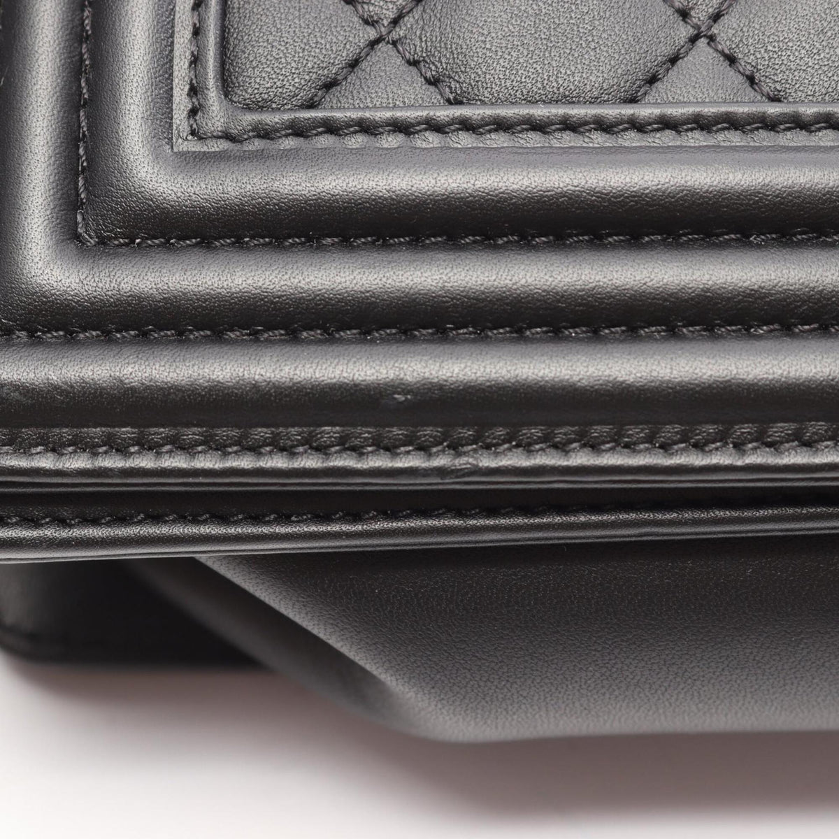 Chanel Black Leather Handbag Shoulder Bag (Pre-Owned)