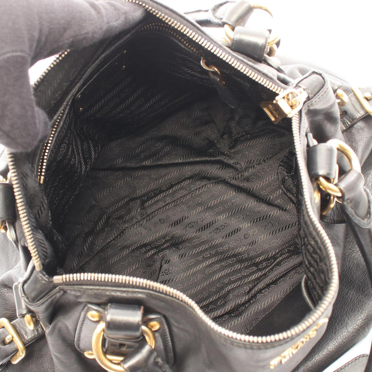 Prada Black Leather Handbag (Pre-Owned)