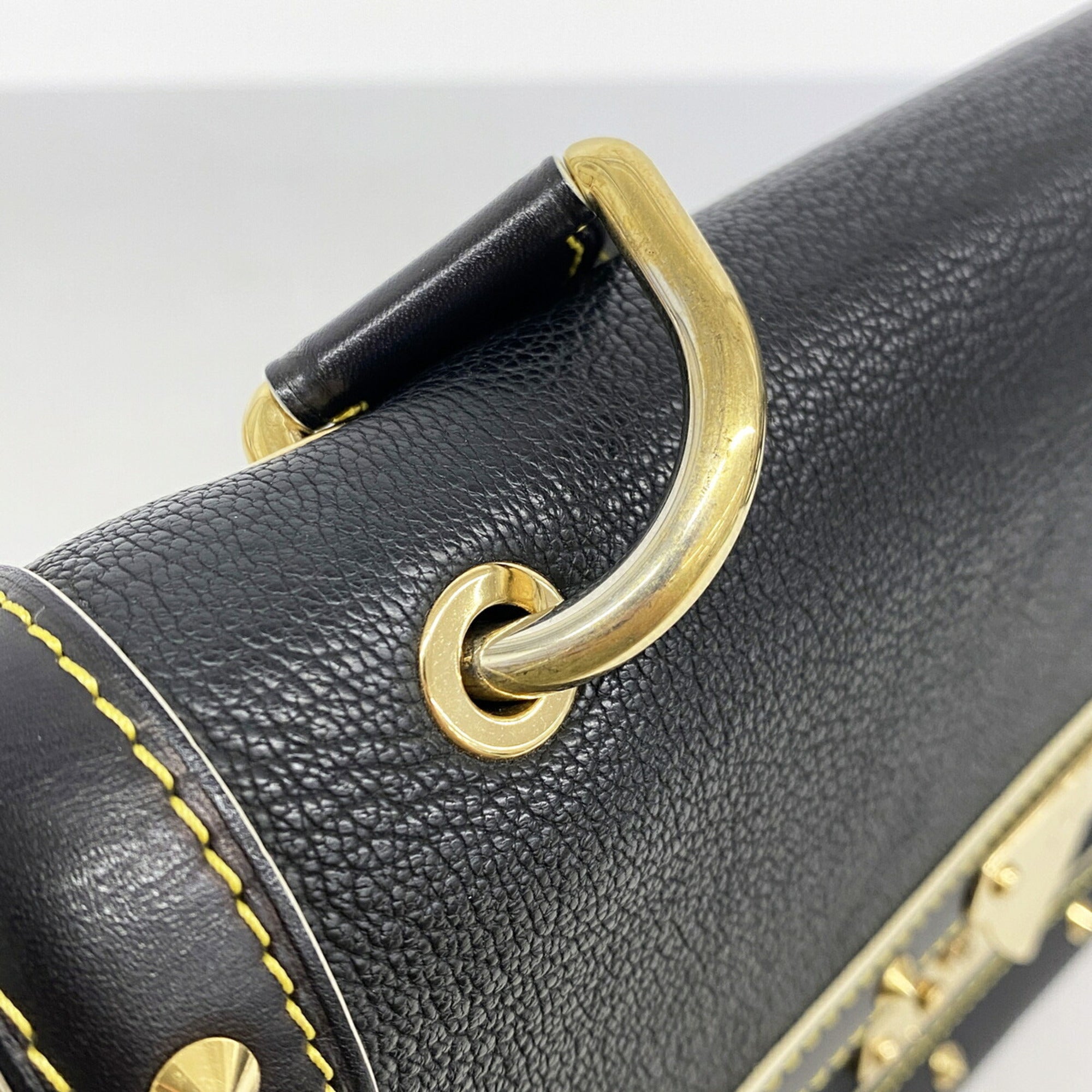 Louis Vuitton Noir Shoulder Bag (Pre-Owned)