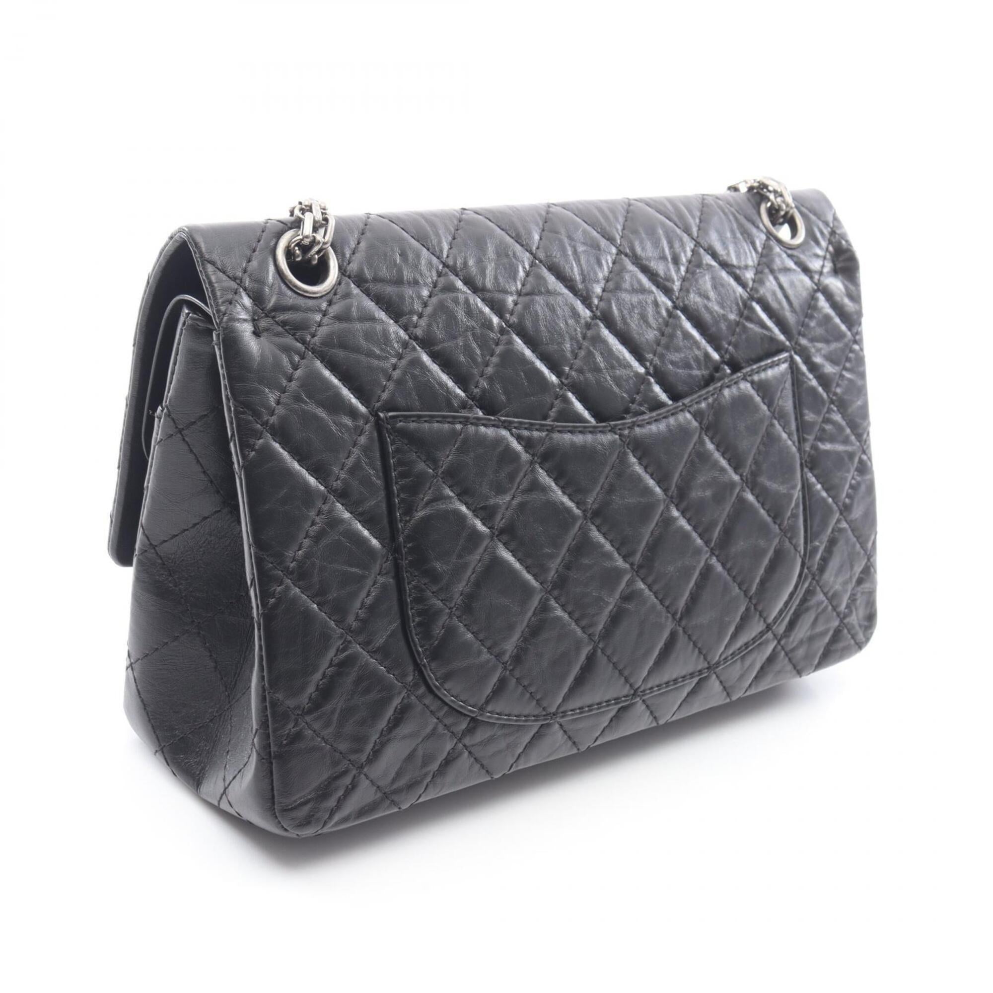 Chanel Black Leather Shoulder Bag (Pre-Owned)
