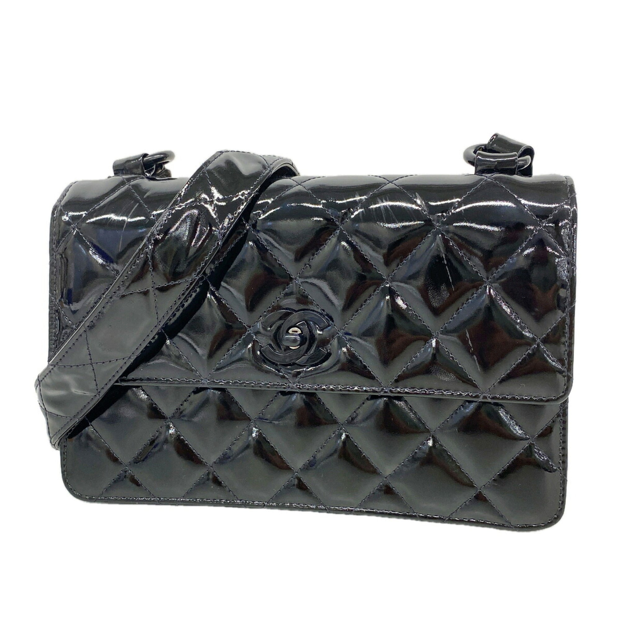 Chanel Black Patent Leather Shoulder Bag (Pre-Owned)