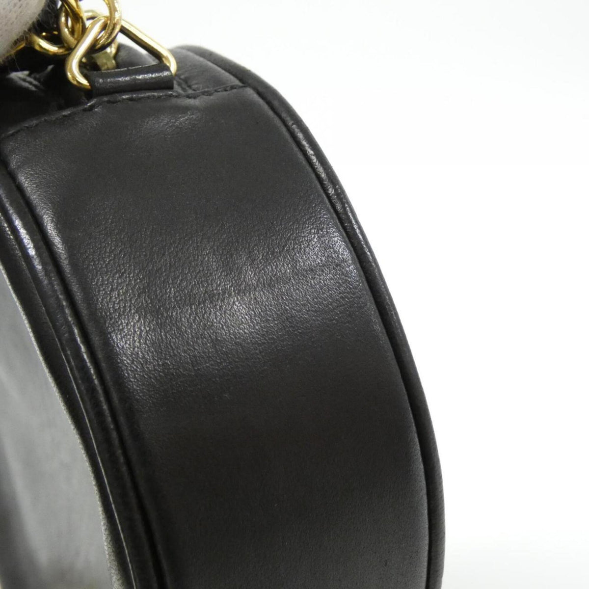 Chanel Black Leather Shoulder Bag (Pre-Owned)