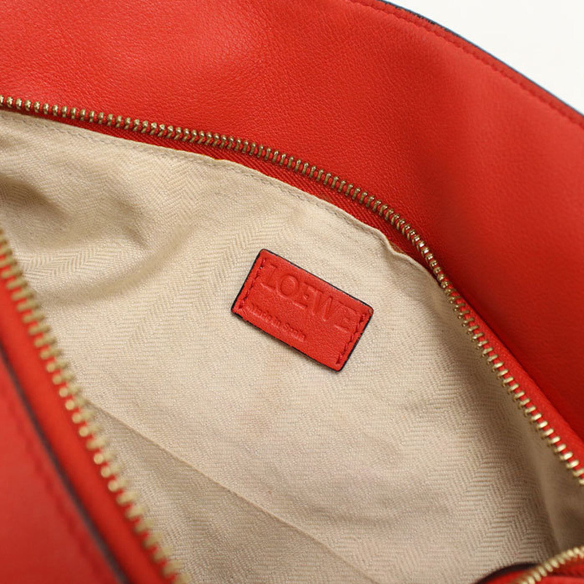 Loewe Red Color Leather Handbag (Pre-Owned)