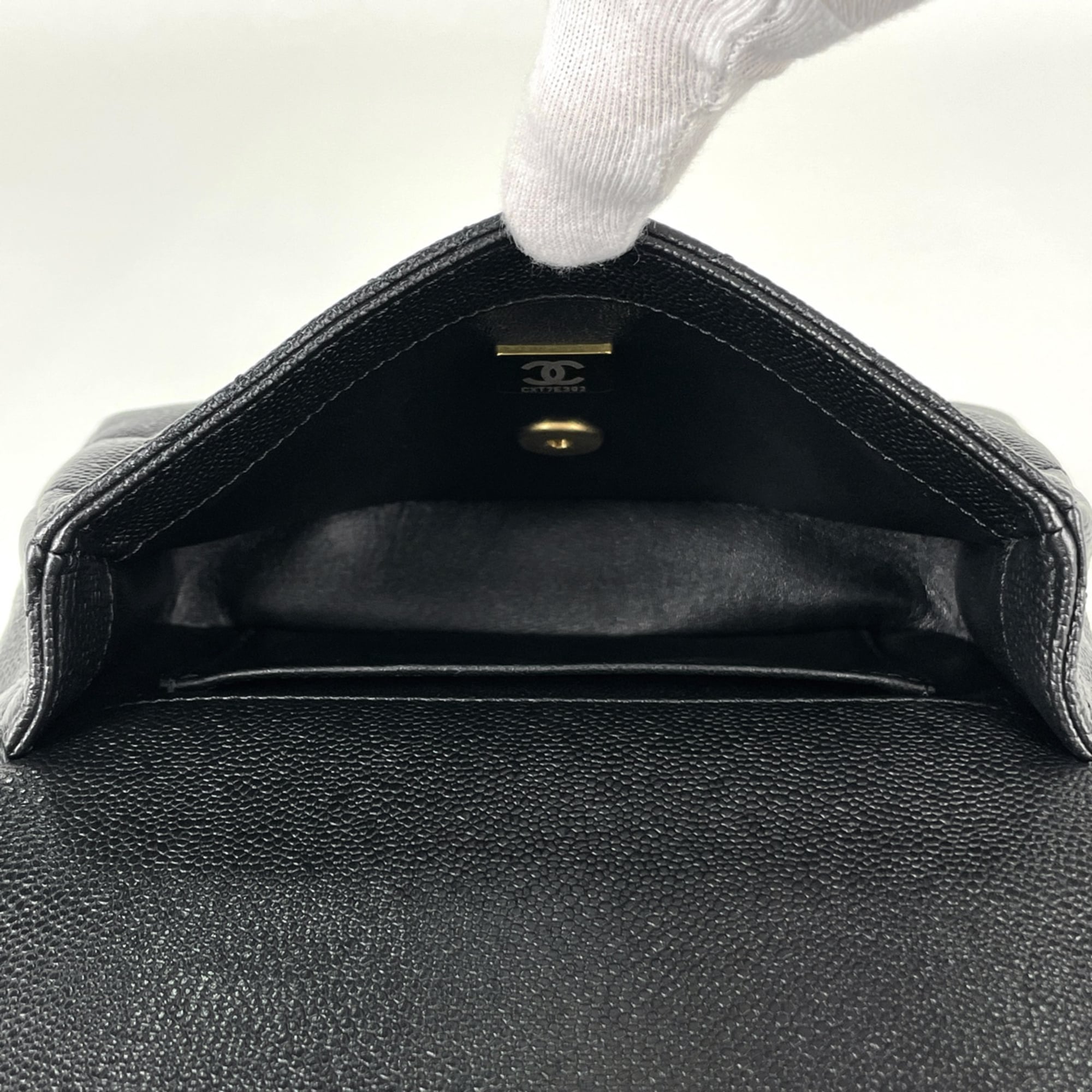 Chanel Matelasse Black Grained Calfskin Shoulder Bag (Pre-Owned)