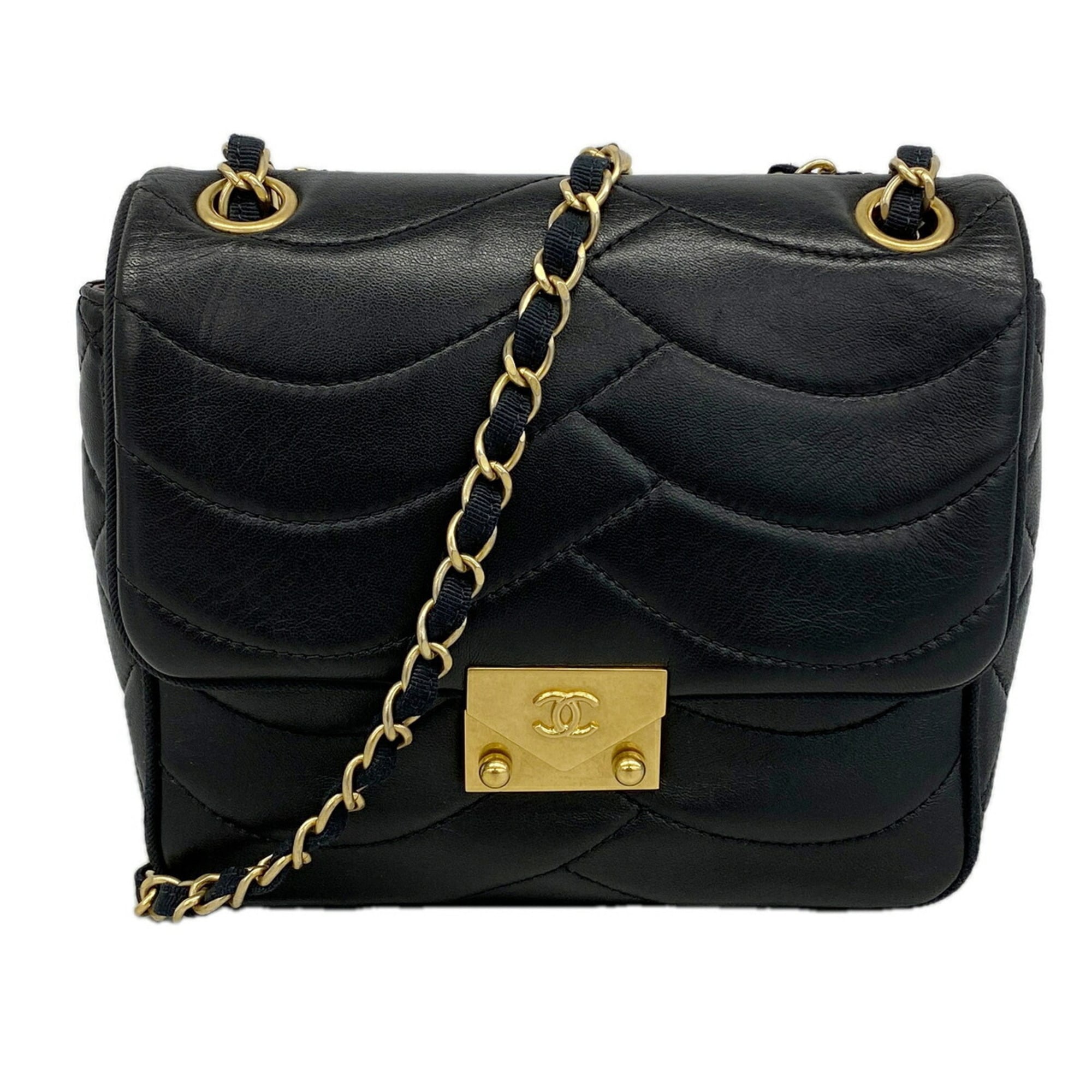 Chanel Black Leather Shoulder Bag (Pre-Owned)