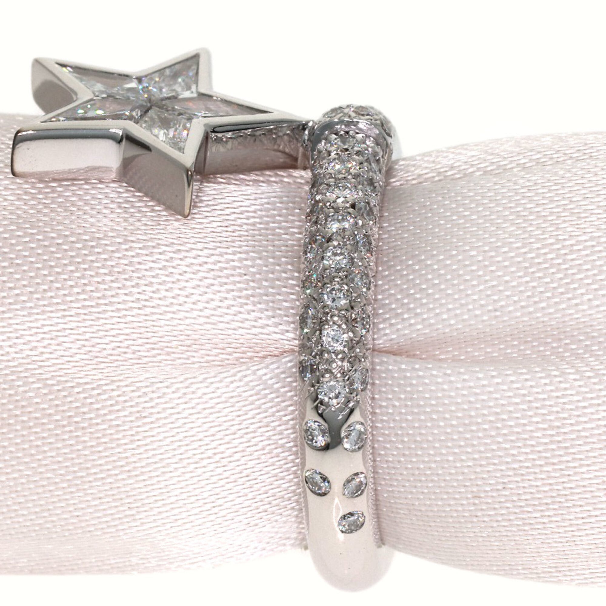 Chanel White Gold White Gold Band Ring (Pre-Owned)